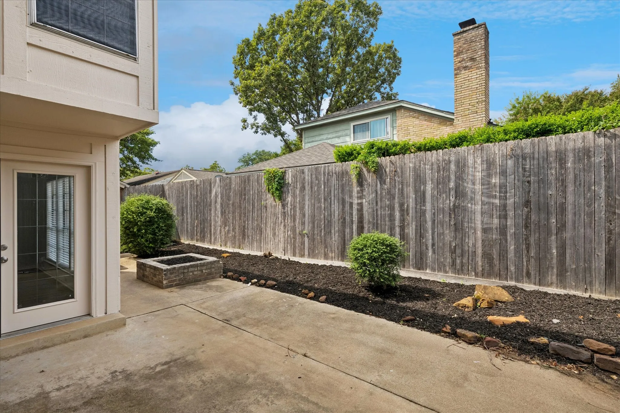 Single Family Residence For Sale in Tarrant County , 1608 Northridge Drive, Arlington, Texas 76012, 3 Bedroom, 3 Bathroom, 2 Garage spaces, 2,439 Sqft, built in 1976, mls#21393236, Real Estate Agent in Arlington, Homes For Sale in Tarrant county, Homes For Sale in Arlington, Realtor in Arlington Texas, Real Estate Brokerage Independent Realty Texas, Luminita Cordes Realtor
