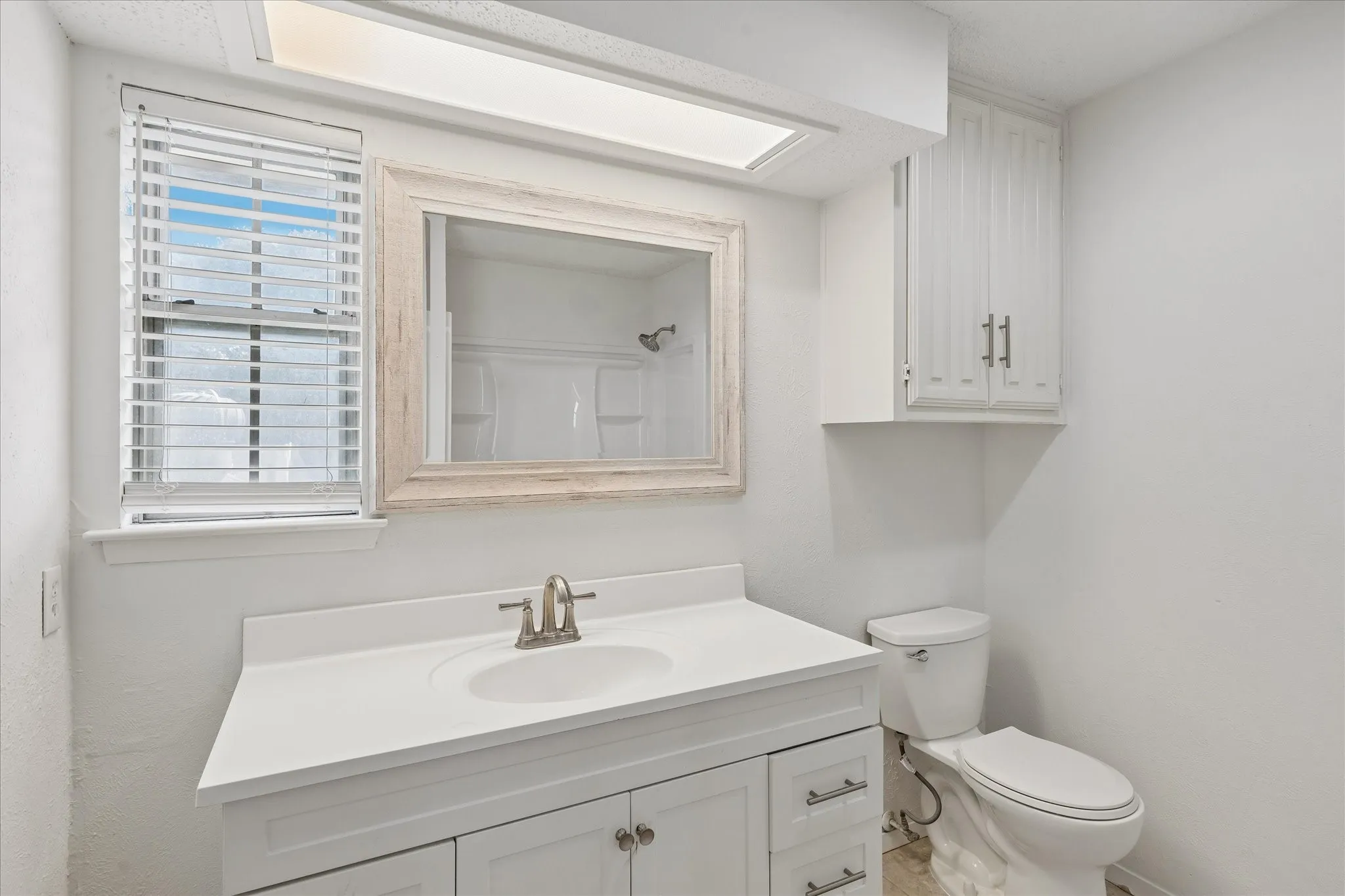 Single Family Residence For Sale in Tarrant County , 1608 Northridge Drive, Arlington, Texas 76012, 3 Bedroom, 3 Bathroom, 2 Garage spaces, 2,439 Sqft, built in 1976, mls#21393236, Real Estate Agent in Arlington, Homes For Sale in Tarrant county, Homes For Sale in Arlington, Realtor in Arlington Texas, Real Estate Brokerage Independent Realty Texas, Luminita Cordes Realtor