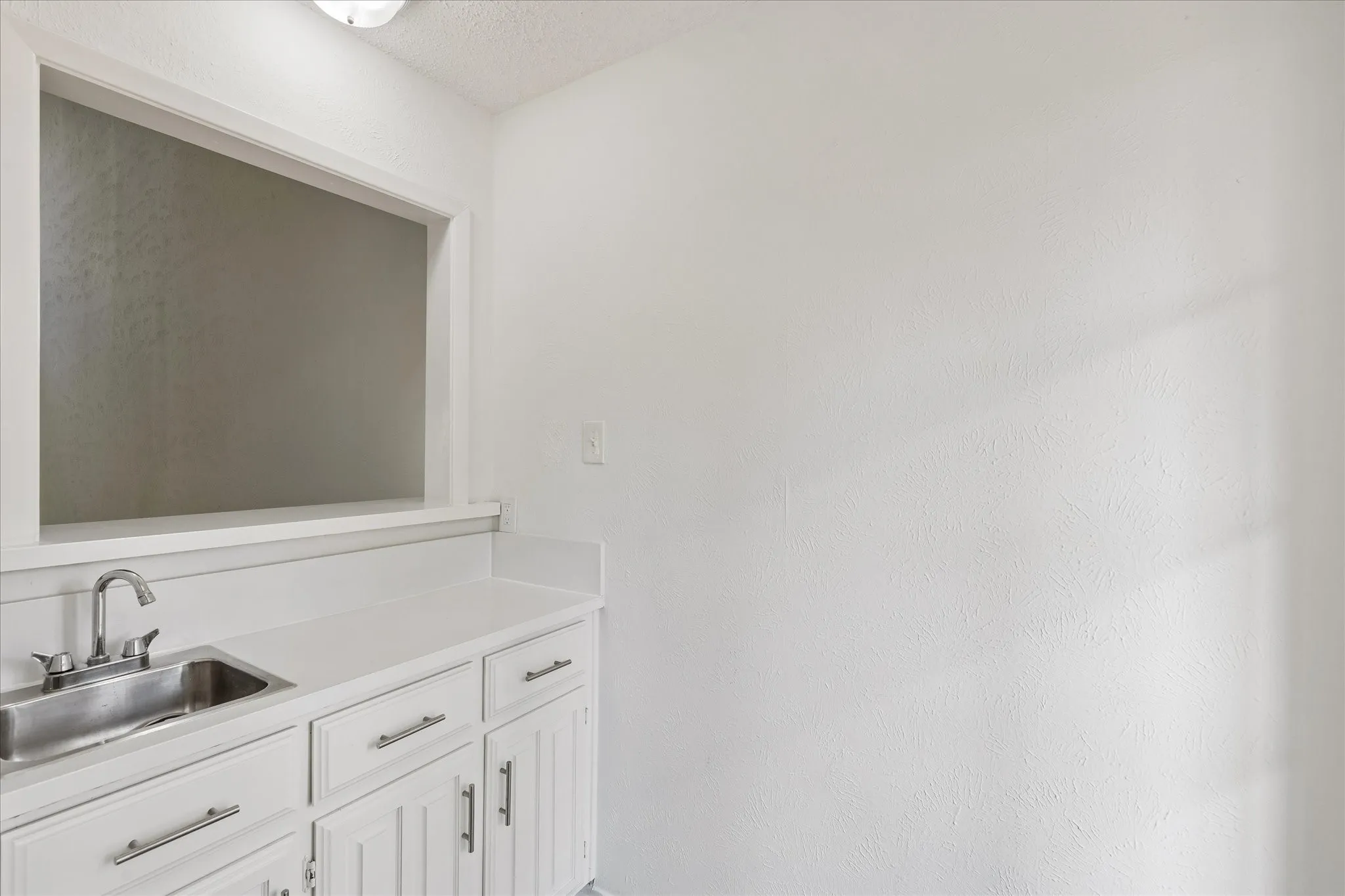 Single Family Residence For Sale in Tarrant County , 1608 Northridge Drive, Arlington, Texas 76012, 3 Bedroom, 3 Bathroom, 2 Garage spaces, 2,439 Sqft, built in 1976, mls#21393236, Real Estate Agent in Arlington, Homes For Sale in Tarrant county, Homes For Sale in Arlington, Realtor in Arlington Texas, Real Estate Brokerage Independent Realty Texas, Luminita Cordes Realtor