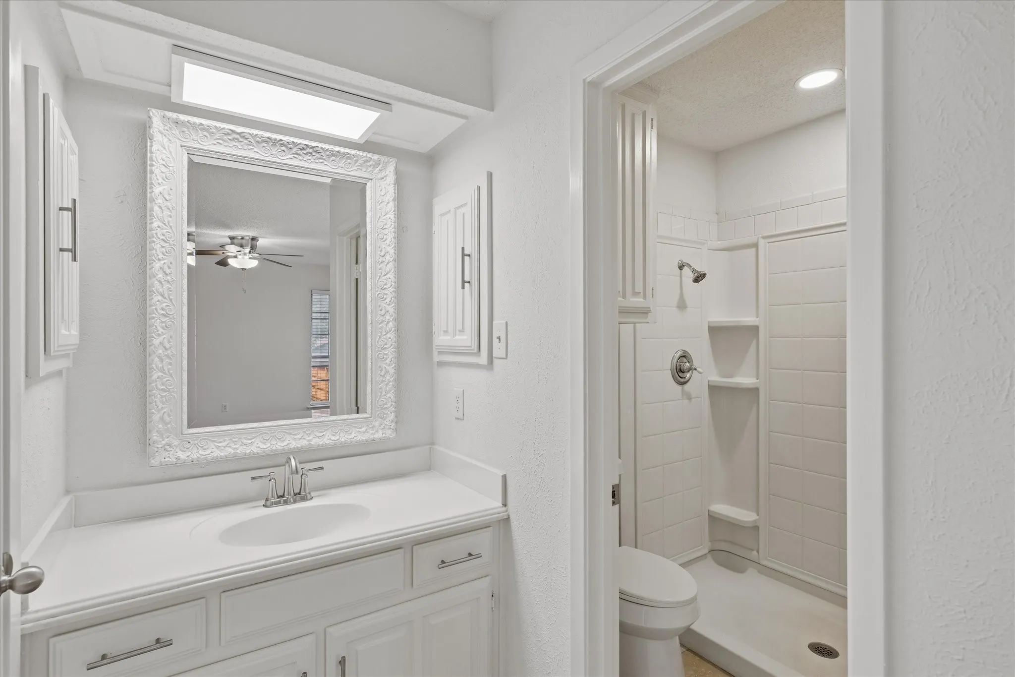 Single Family Residence For Sale in Tarrant County , 1608 Northridge Drive, Arlington, Texas 76012, 3 Bedroom, 3 Bathroom, 2 Garage spaces, 2,439 Sqft, built in 1976, mls#21393236, Real Estate Agent in Arlington, Homes For Sale in Tarrant county, Homes For Sale in Arlington, Realtor in Arlington Texas, Real Estate Brokerage Independent Realty Texas, Luminita Cordes Realtor