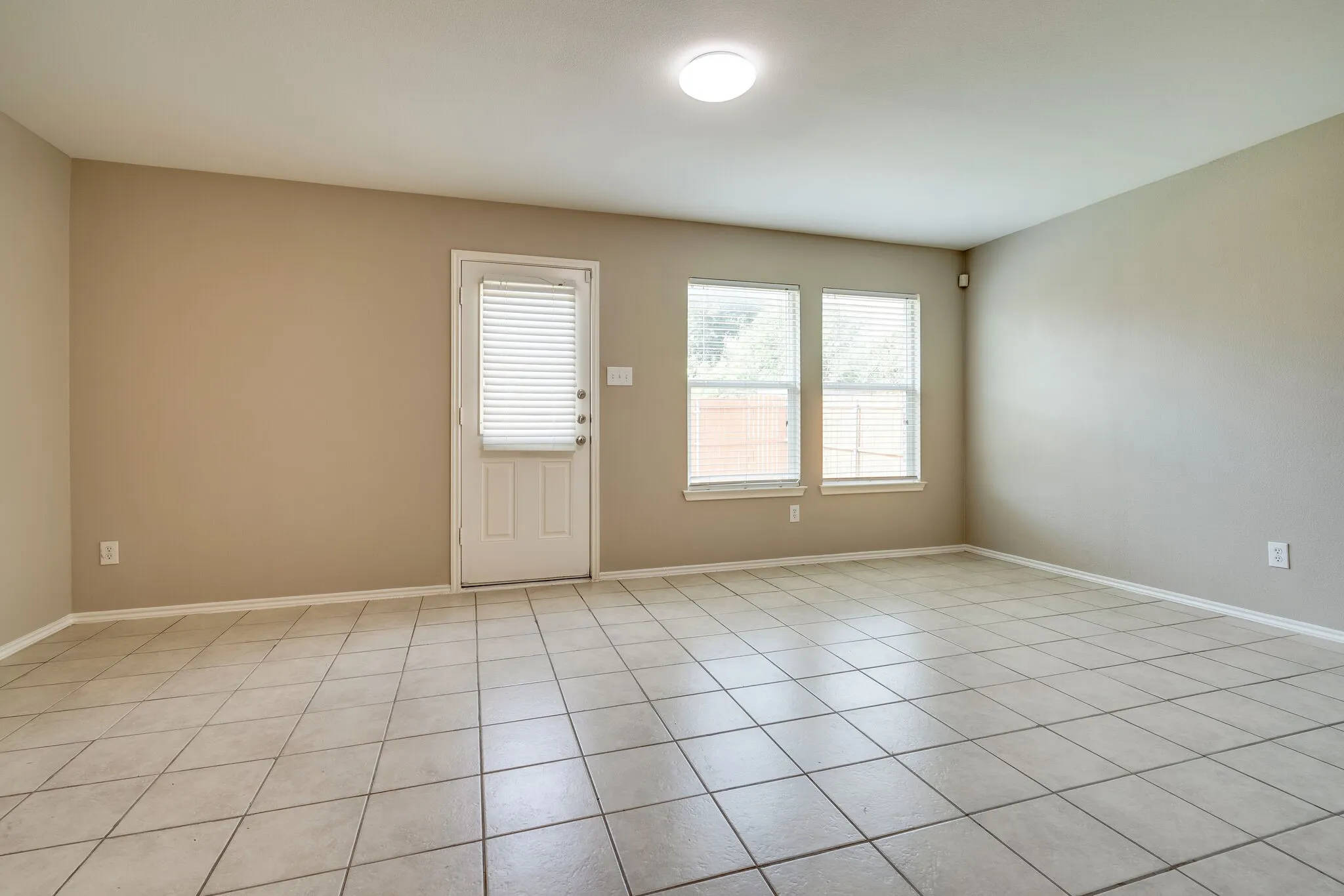 Single Family Residence For Rent in Denton County , 1901 Foxfield, Fort Worth, Texas 76247, 4 Bedroom, 2 Bathroom, 2 Garage spaces, 2,093 Sqft, built in 2007, mls#21394325, Real Estate Agent in Fort Worth, Homes For Rent in Denton county, Homes For Rent in Fort Worth, Realtor in Fort Worth Texas, Real Estate Brokerage Independent Realty Texas, Luminita Cordes Realtor