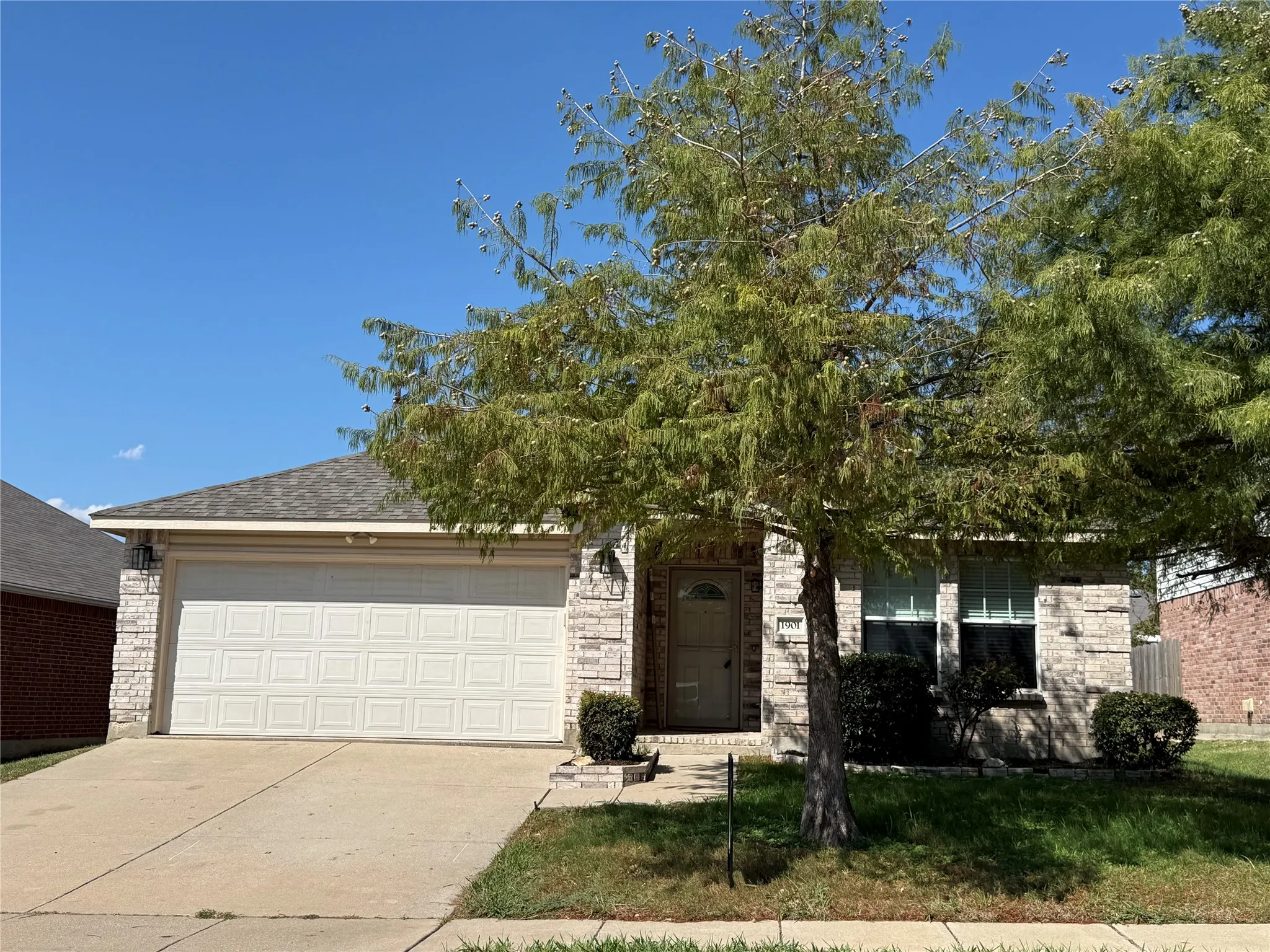 Single Family Residence For Rent in Denton County , 1901 Foxfield, Fort Worth, Texas 76247, 4 Bedroom, 2 Bathroom, 2 Garage spaces, 2,093 Sqft, built in 2007, mls#21394325, Real Estate Agent in Fort Worth, Homes For Rent in Denton county, Homes For Rent in Fort Worth, Realtor in Fort Worth Texas, Real Estate Brokerage Independent Realty Texas, Luminita Cordes Realtor