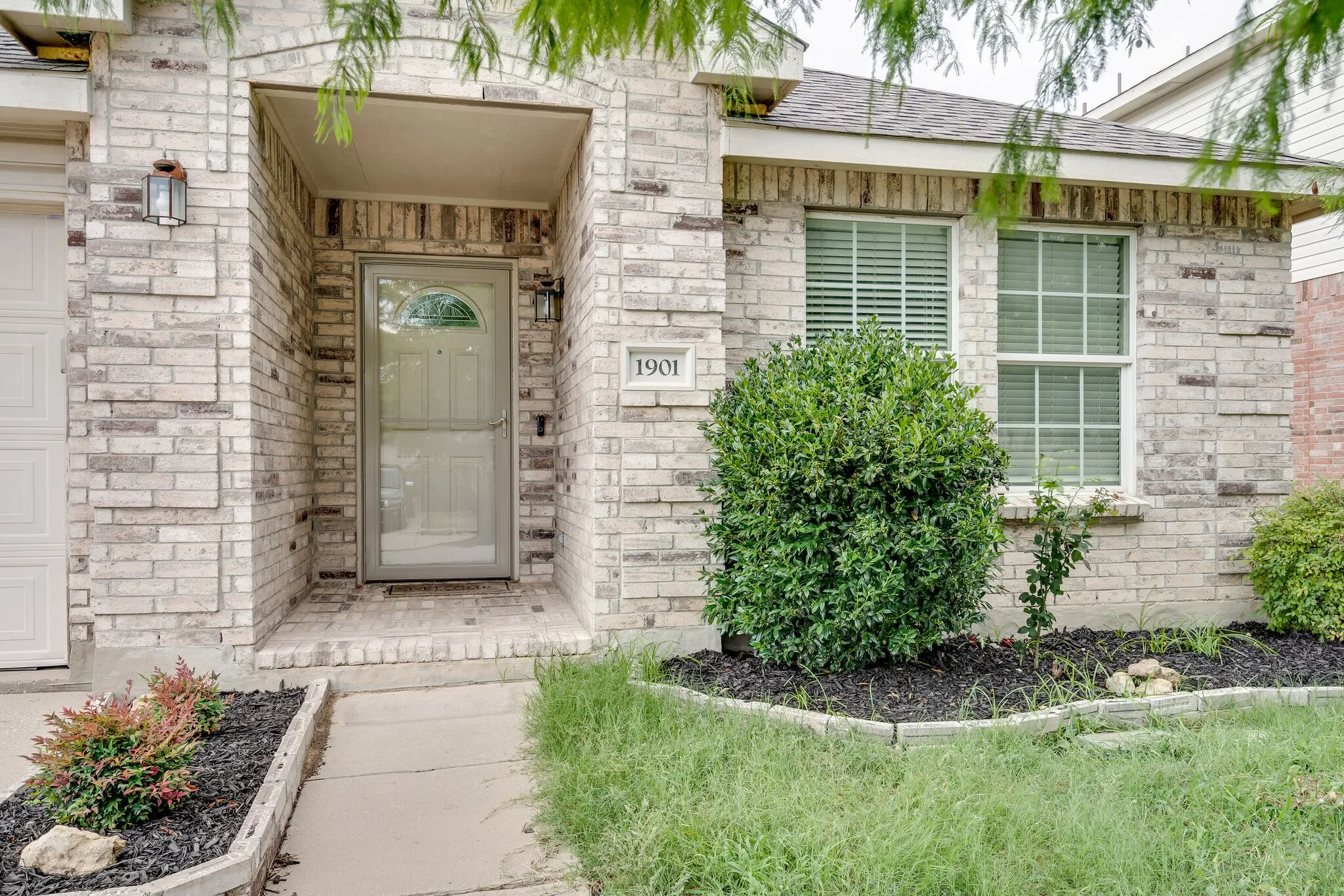 Single Family Residence For Rent in Denton County , 1901 Foxfield, Fort Worth, Texas 76247, 4 Bedroom, 2 Bathroom, 2 Garage spaces, 2,093 Sqft, built in 2007, mls#21394325, Real Estate Agent in Fort Worth, Homes For Rent in Denton county, Homes For Rent in Fort Worth, Realtor in Fort Worth Texas, Real Estate Brokerage Independent Realty Texas, Luminita Cordes Realtor