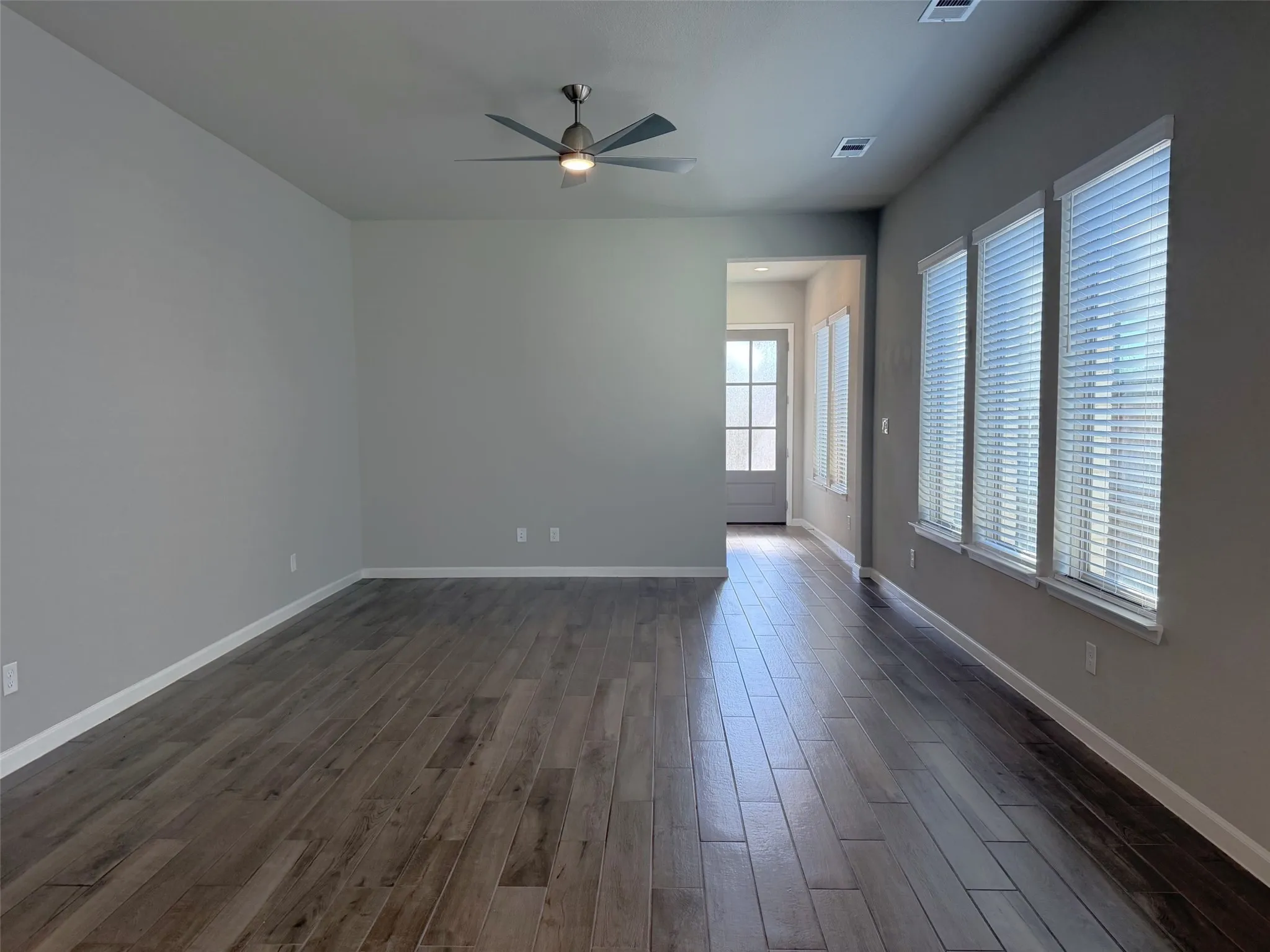 Single Family Residence For Rent in Denton County , 3141 Brazoria Drive, Little Elm, Texas 75068, 3 Bedroom, 2 Bathroom, 2 Garage spaces, 1,734 Sqft, built in 2023, mls#21394287, Real Estate Agent in Little Elm, Homes For Rent in Denton county, Homes For Rent in Little Elm, Realtor in Little Elm Texas, Real Estate Brokerage Independent Realty Texas, Luminita Cordes Realtor