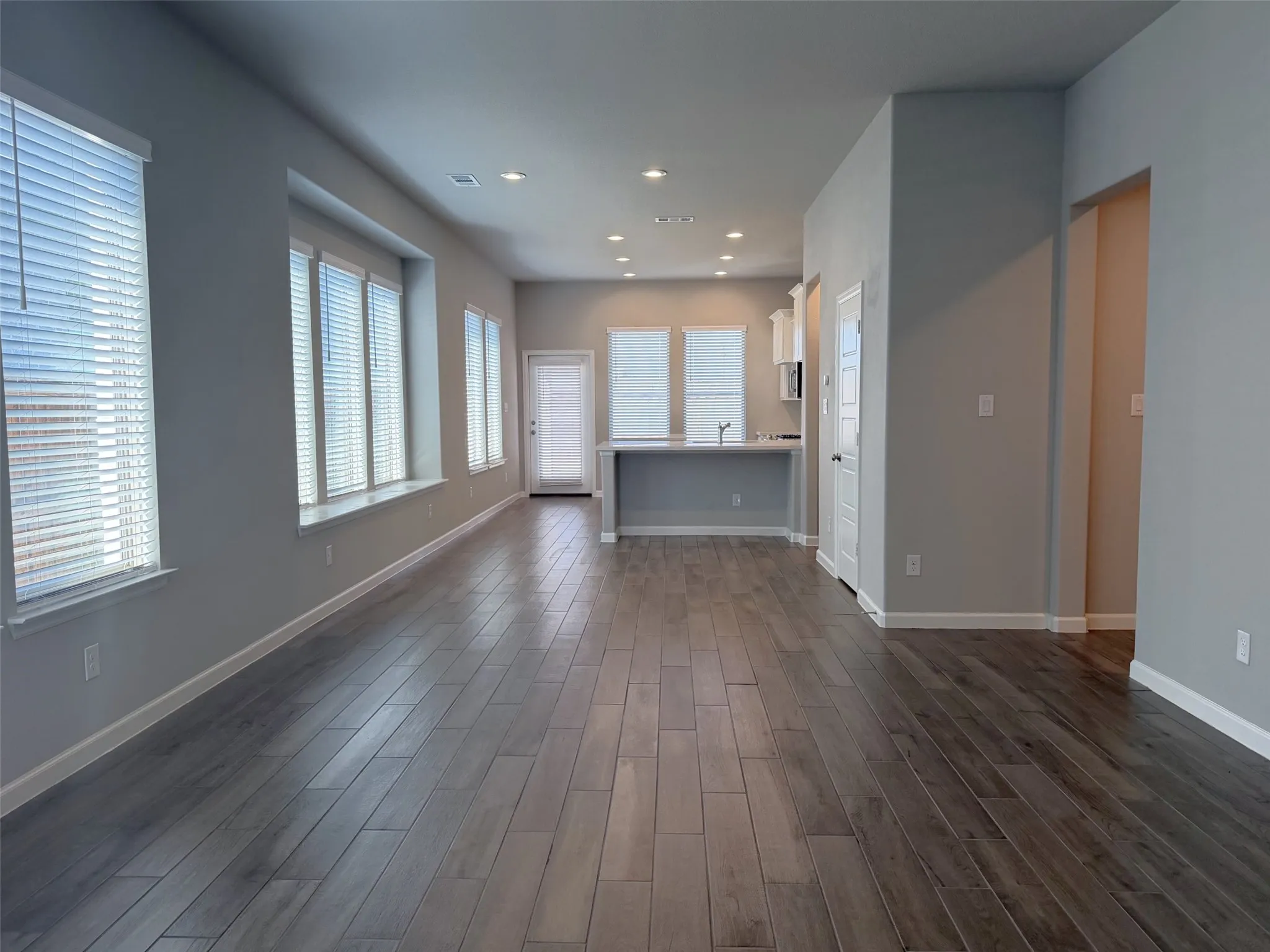 Single Family Residence For Rent in Denton County , 3141 Brazoria Drive, Little Elm, Texas 75068, 3 Bedroom, 2 Bathroom, 2 Garage spaces, 1,734 Sqft, built in 2023, mls#21394287, Real Estate Agent in Little Elm, Homes For Rent in Denton county, Homes For Rent in Little Elm, Realtor in Little Elm Texas, Real Estate Brokerage Independent Realty Texas, Luminita Cordes Realtor