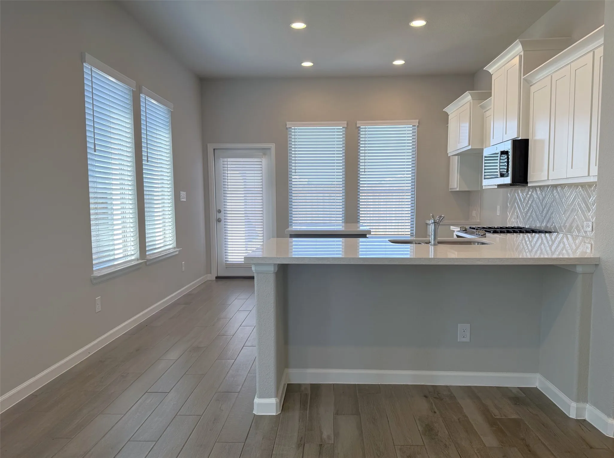 Single Family Residence For Rent in Denton County , 3141 Brazoria Drive, Little Elm, Texas 75068, 3 Bedroom, 2 Bathroom, 2 Garage spaces, 1,734 Sqft, built in 2023, mls#21394287, Real Estate Agent in Little Elm, Homes For Rent in Denton county, Homes For Rent in Little Elm, Realtor in Little Elm Texas, Real Estate Brokerage Independent Realty Texas, Luminita Cordes Realtor