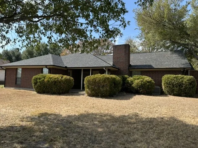 Single Family Residence For Sale in Kaufman County , 503 Pin Oak Drive, Terrell, Texas 75161, 3 Bedroom, 3 Bathroom, 2 Garage spaces, 1,861 Sqft, built in 1995, mls#21394257, Real Estate Agent in Terrell, Homes For Sale in Kaufman county, Homes For Sale in Terrell, Realtor in Terrell Texas, Real Estate Brokerage Independent Realty Texas, Luminita Cordes Realtor