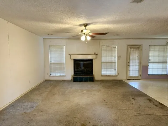 Single Family Residence For Sale in Kaufman County , 503 Pin Oak Drive, Terrell, Texas 75161, 3 Bedroom, 3 Bathroom, 2 Garage spaces, 1,861 Sqft, built in 1995, mls#21394257, Real Estate Agent in Terrell, Homes For Sale in Kaufman county, Homes For Sale in Terrell, Realtor in Terrell Texas, Real Estate Brokerage Independent Realty Texas, Luminita Cordes Realtor