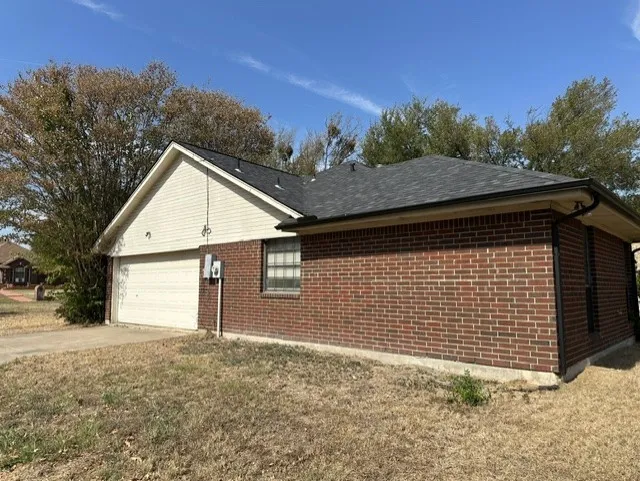 Single Family Residence For Sale in Kaufman County , 503 Pin Oak Drive, Terrell, Texas 75161, 3 Bedroom, 3 Bathroom, 2 Garage spaces, 1,861 Sqft, built in 1995, mls#21394257, Real Estate Agent in Terrell, Homes For Sale in Kaufman county, Homes For Sale in Terrell, Realtor in Terrell Texas, Real Estate Brokerage Independent Realty Texas, Luminita Cordes Realtor