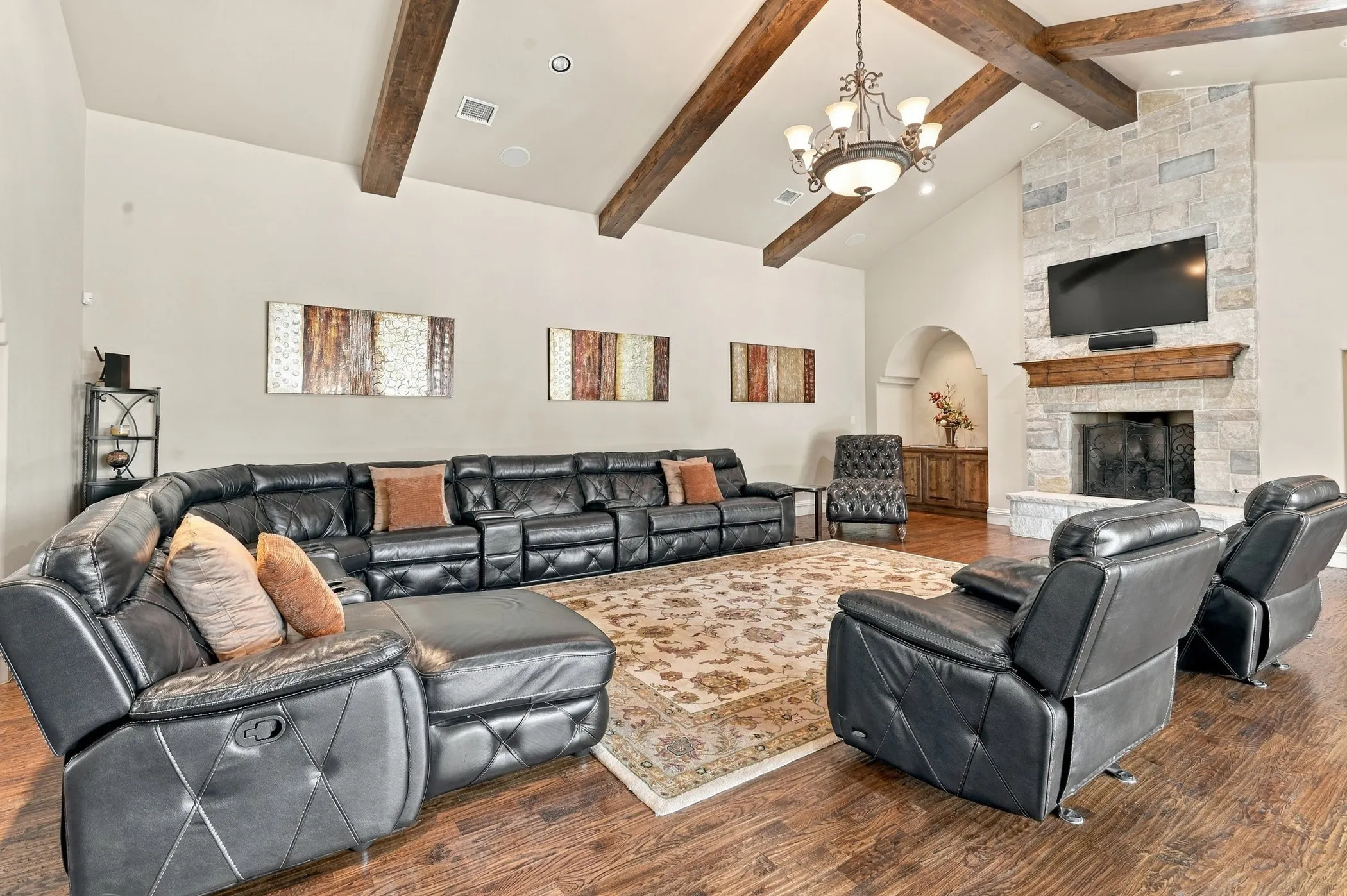 Single Family Residence For Sale in Tarrant County , 4908 Arbol Court, Benbrook, Texas 76126, 4 Bedroom, 7 Bathroom, 2 Garage spaces, 6,314 Sqft, built in 2013, mls#21380798, Real Estate Agent in Benbrook, Homes For Sale in Tarrant county, Homes For Sale in Benbrook, Realtor in Benbrook Texas, Real Estate Brokerage Independent Realty Texas, Luminita Cordes Realtor