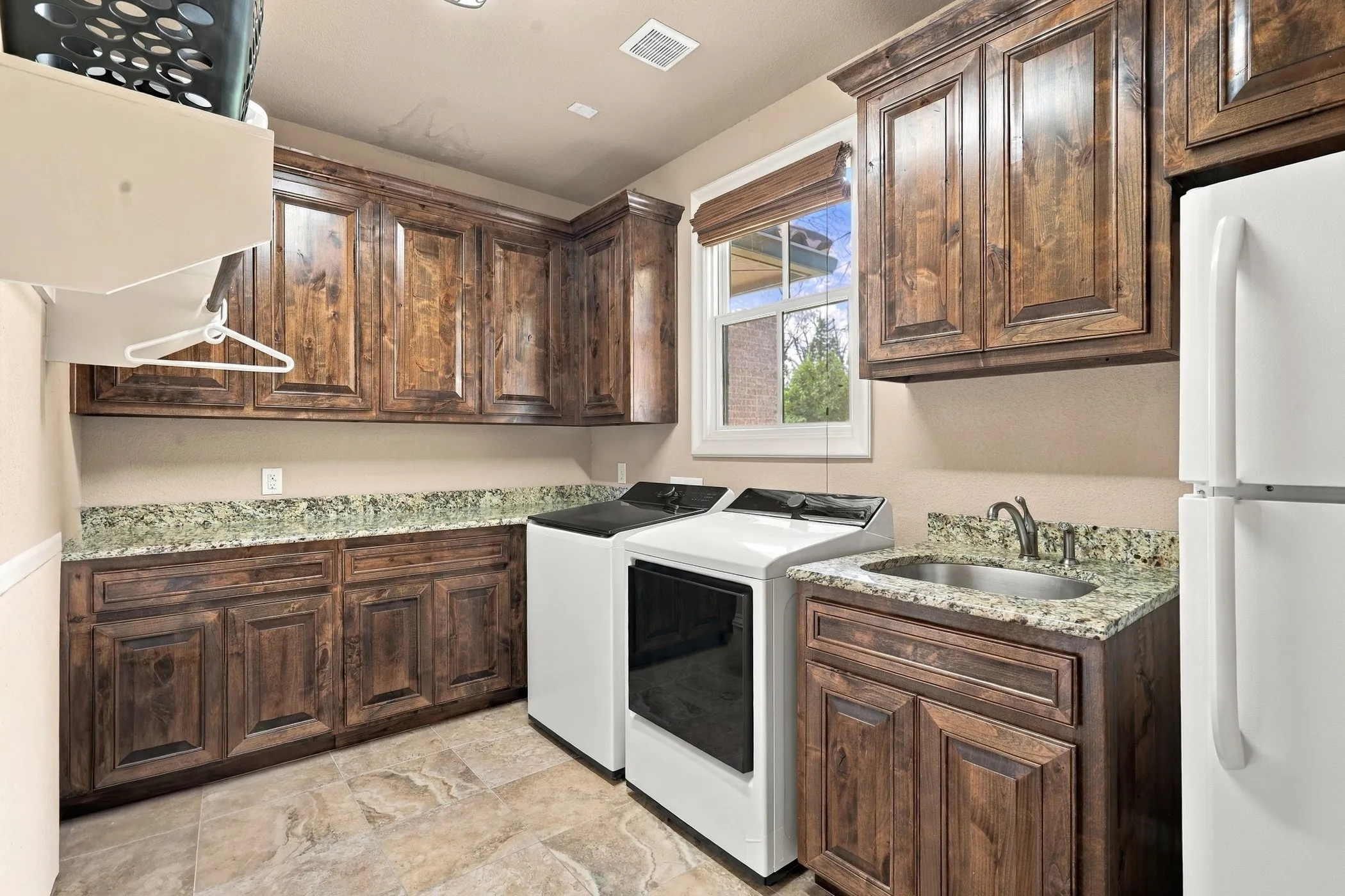 Single Family Residence For Sale in Tarrant County , 4908 Arbol Court, Benbrook, Texas 76126, 4 Bedroom, 7 Bathroom, 2 Garage spaces, 6,314 Sqft, built in 2013, mls#21380798, Real Estate Agent in Benbrook, Homes For Sale in Tarrant county, Homes For Sale in Benbrook, Realtor in Benbrook Texas, Real Estate Brokerage Independent Realty Texas, Luminita Cordes Realtor