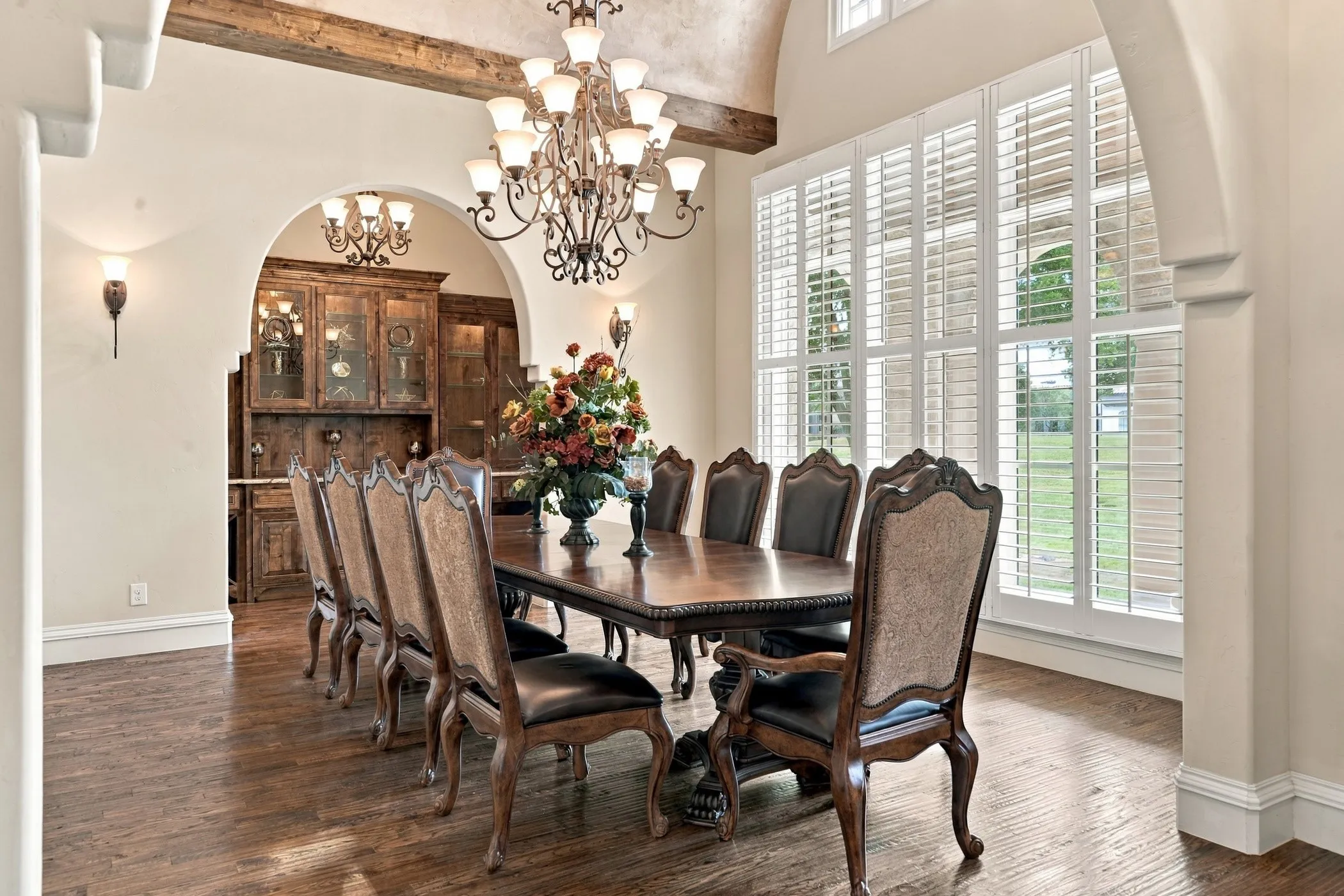 Single Family Residence For Sale in Tarrant County , 4908 Arbol Court, Benbrook, Texas 76126, 4 Bedroom, 7 Bathroom, 2 Garage spaces, 6,314 Sqft, built in 2013, mls#21380798, Real Estate Agent in Benbrook, Homes For Sale in Tarrant county, Homes For Sale in Benbrook, Realtor in Benbrook Texas, Real Estate Brokerage Independent Realty Texas, Luminita Cordes Realtor