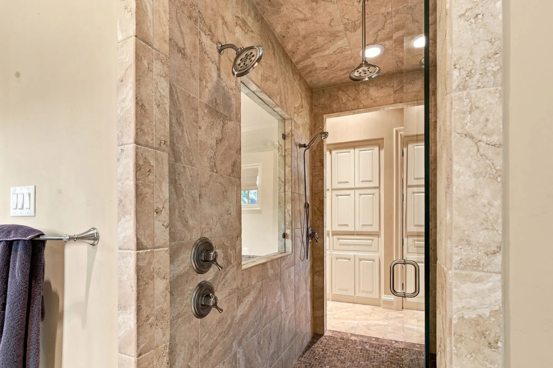 Single Family Residence For Sale in Tarrant County , 4908 Arbol Court, Benbrook, Texas 76126, 4 Bedroom, 7 Bathroom, 2 Garage spaces, 6,314 Sqft, built in 2013, mls#21380798, Real Estate Agent in Benbrook, Homes For Sale in Tarrant county, Homes For Sale in Benbrook, Realtor in Benbrook Texas, Real Estate Brokerage Independent Realty Texas, Luminita Cordes Realtor