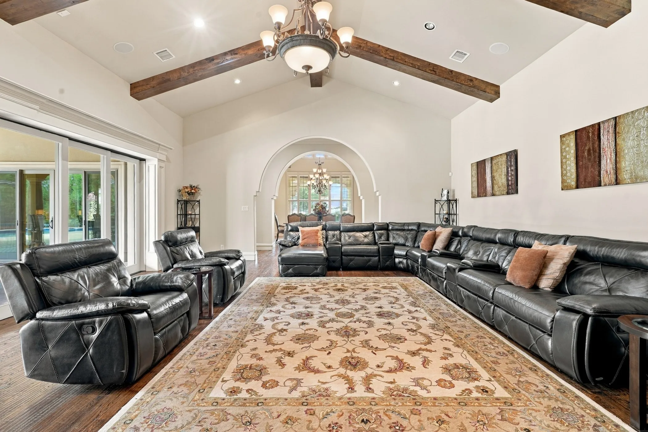 Single Family Residence For Sale in Tarrant County , 4908 Arbol Court, Benbrook, Texas 76126, 4 Bedroom, 7 Bathroom, 2 Garage spaces, 6,314 Sqft, built in 2013, mls#21380798, Real Estate Agent in Benbrook, Homes For Sale in Tarrant county, Homes For Sale in Benbrook, Realtor in Benbrook Texas, Real Estate Brokerage Independent Realty Texas, Luminita Cordes Realtor