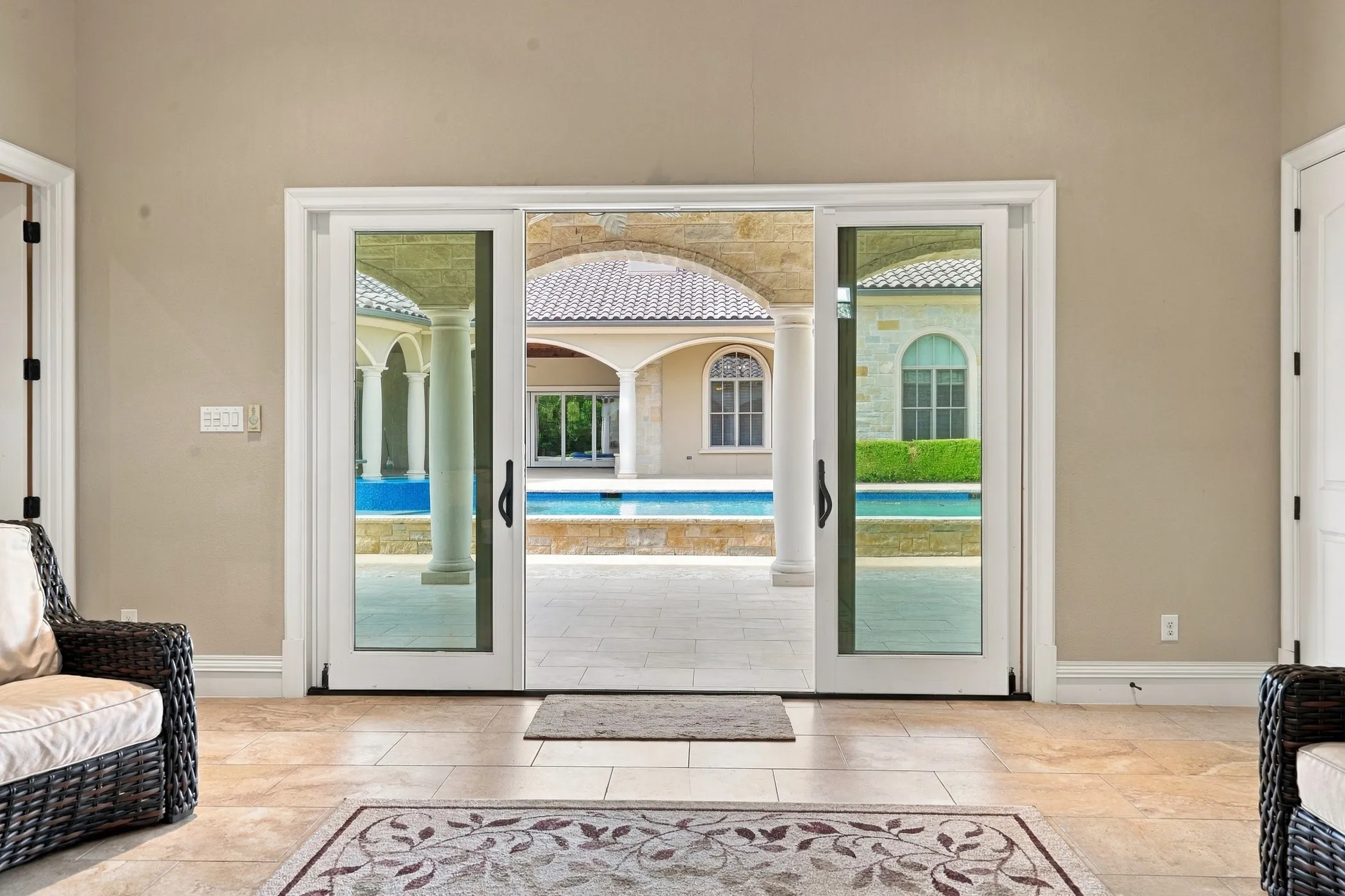 Single Family Residence For Sale in Tarrant County , 4908 Arbol Court, Benbrook, Texas 76126, 4 Bedroom, 7 Bathroom, 2 Garage spaces, 6,314 Sqft, built in 2013, mls#21380798, Real Estate Agent in Benbrook, Homes For Sale in Tarrant county, Homes For Sale in Benbrook, Realtor in Benbrook Texas, Real Estate Brokerage Independent Realty Texas, Luminita Cordes Realtor