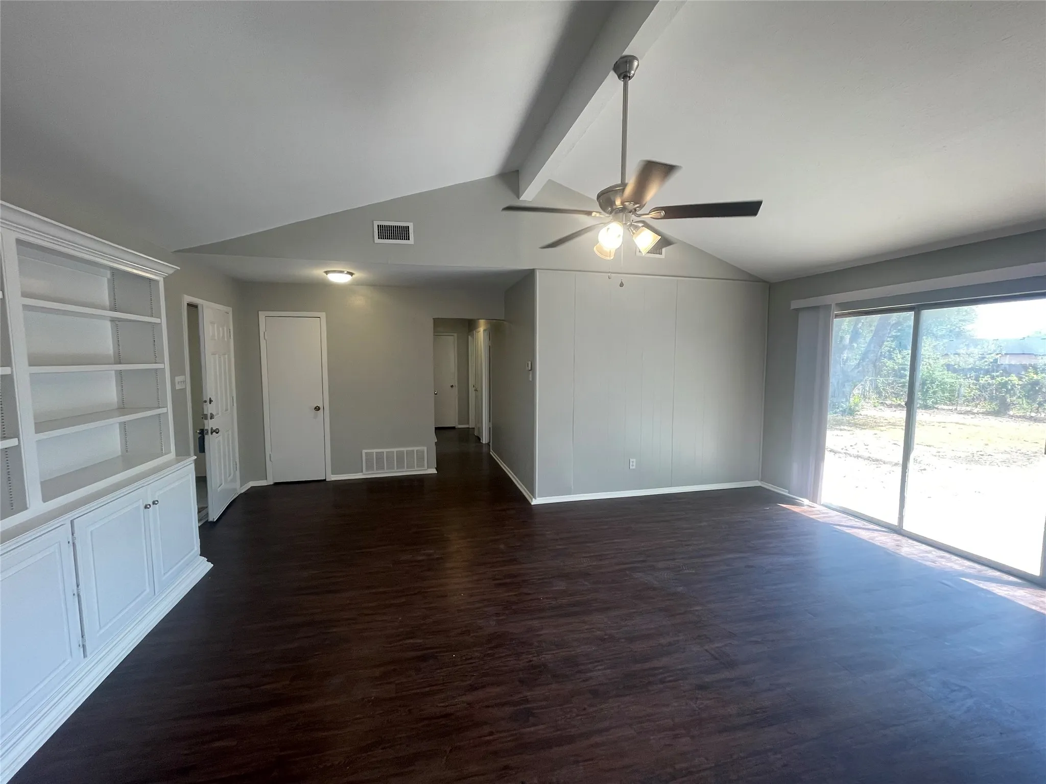 Single Family Residence For Rent in Dallas County , 1418 Rockbrook Street, Lancaster, Texas 75134, 3 Bedroom, 2 Bathroom, 2 Garage spaces, 1,162 Sqft, built in 1973, mls#21394336, Real Estate Agent in Lancaster, Homes For Rent in Dallas county, Homes For Rent in Lancaster, Realtor in Lancaster Texas, Real Estate Brokerage Independent Realty Texas, Luminita Cordes Realtor