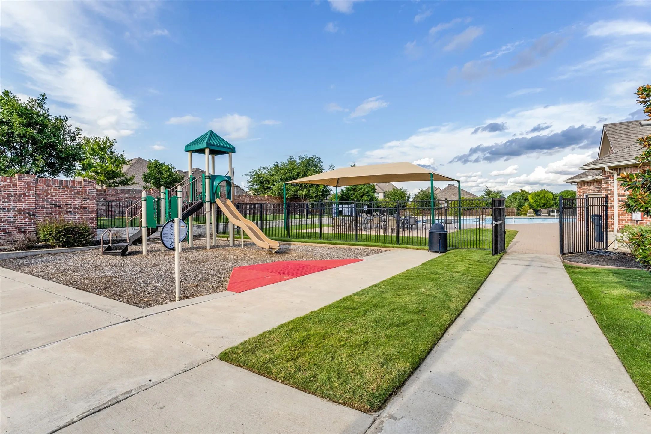 Single Family Residence For Sale in Collin County , 3216 Mountwell Drive, Mc Kinney, Texas 75071, 3 Bedroom, 2 Bathroom, 3 Garage spaces, 2,076 Sqft, built in 2021, mls#21392454, Real Estate Agent in Mc Kinney, Homes For Sale in Collin county, Homes For Sale in Mc Kinney, Realtor in Mc Kinney Texas, Real Estate Brokerage Independent Realty Texas, Luminita Cordes Realtor