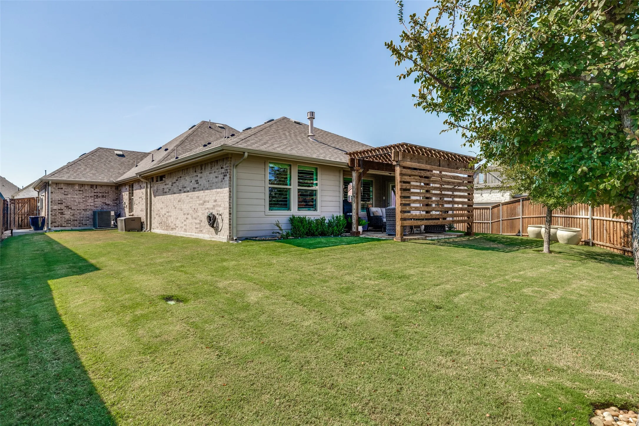 Single Family Residence For Sale in Collin County , 3216 Mountwell Drive, Mc Kinney, Texas 75071, 3 Bedroom, 2 Bathroom, 3 Garage spaces, 2,076 Sqft, built in 2021, mls#21392454, Real Estate Agent in Mc Kinney, Homes For Sale in Collin county, Homes For Sale in Mc Kinney, Realtor in Mc Kinney Texas, Real Estate Brokerage Independent Realty Texas, Luminita Cordes Realtor