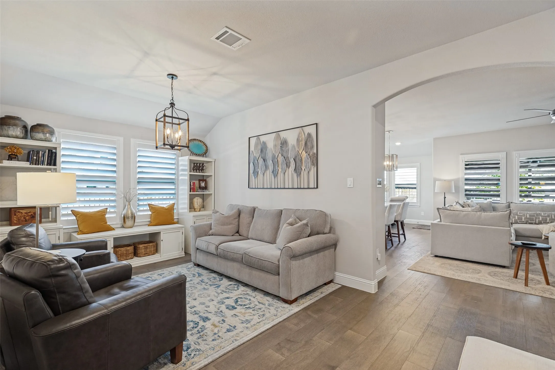 Single Family Residence For Sale in Collin County , 3216 Mountwell Drive, Mc Kinney, Texas 75071, 3 Bedroom, 2 Bathroom, 3 Garage spaces, 2,076 Sqft, built in 2021, mls#21392454, Real Estate Agent in Mc Kinney, Homes For Sale in Collin county, Homes For Sale in Mc Kinney, Realtor in Mc Kinney Texas, Real Estate Brokerage Independent Realty Texas, Luminita Cordes Realtor