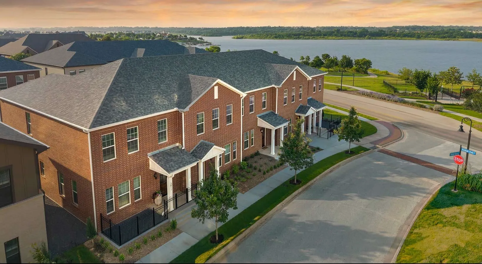 Townhouse For Rent in Tarrant County , 3819 Snow Goose Trail 3921, Arlington, Texas 76005, 3 Bedroom, 3 Bathroom, 2 Garage spaces, 1,835 Sqft, built in 2025, mls#21394350, Real Estate Agent in Arlington, Homes For Rent in Tarrant county, Homes For Rent in Arlington, Realtor in Arlington Texas, Real Estate Brokerage Independent Realty Texas, Luminita Cordes Realtor