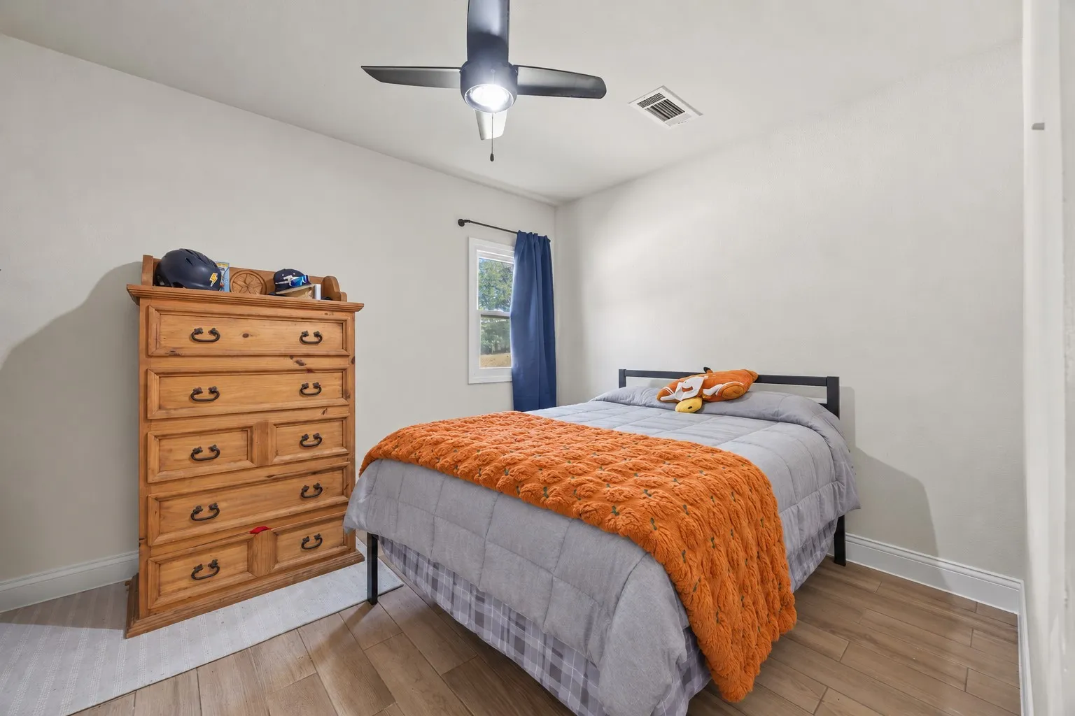 Single Family Residence For Sale in Denton County , 2810 Wild Valley Drive, Little Elm, Texas 75068, 4 Bedroom, 2 Bathroom, Garage spaces, 1,680 Sqft, built in 1994, mls#21394240, Real Estate Agent in Little Elm, Homes For Sale in Denton county, Homes For Sale in Little Elm, Realtor in Little Elm Texas, Real Estate Brokerage Independent Realty Texas, Luminita Cordes Realtor