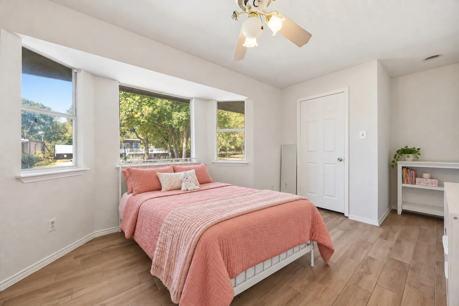 Single Family Residence For Sale in Denton County , 2810 Wild Valley Drive, Little Elm, Texas 75068, 4 Bedroom, 2 Bathroom, Garage spaces, 1,680 Sqft, built in 1994, mls#21394240, Real Estate Agent in Little Elm, Homes For Sale in Denton county, Homes For Sale in Little Elm, Realtor in Little Elm Texas, Real Estate Brokerage Independent Realty Texas, Luminita Cordes Realtor