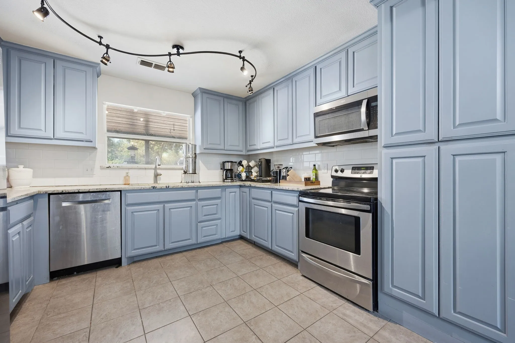 Single Family Residence For Sale in Denton County , 2810 Wild Valley Drive, Little Elm, Texas 75068, 4 Bedroom, 2 Bathroom, Garage spaces, 1,680 Sqft, built in 1994, mls#21394240, Real Estate Agent in Little Elm, Homes For Sale in Denton county, Homes For Sale in Little Elm, Realtor in Little Elm Texas, Real Estate Brokerage Independent Realty Texas, Luminita Cordes Realtor