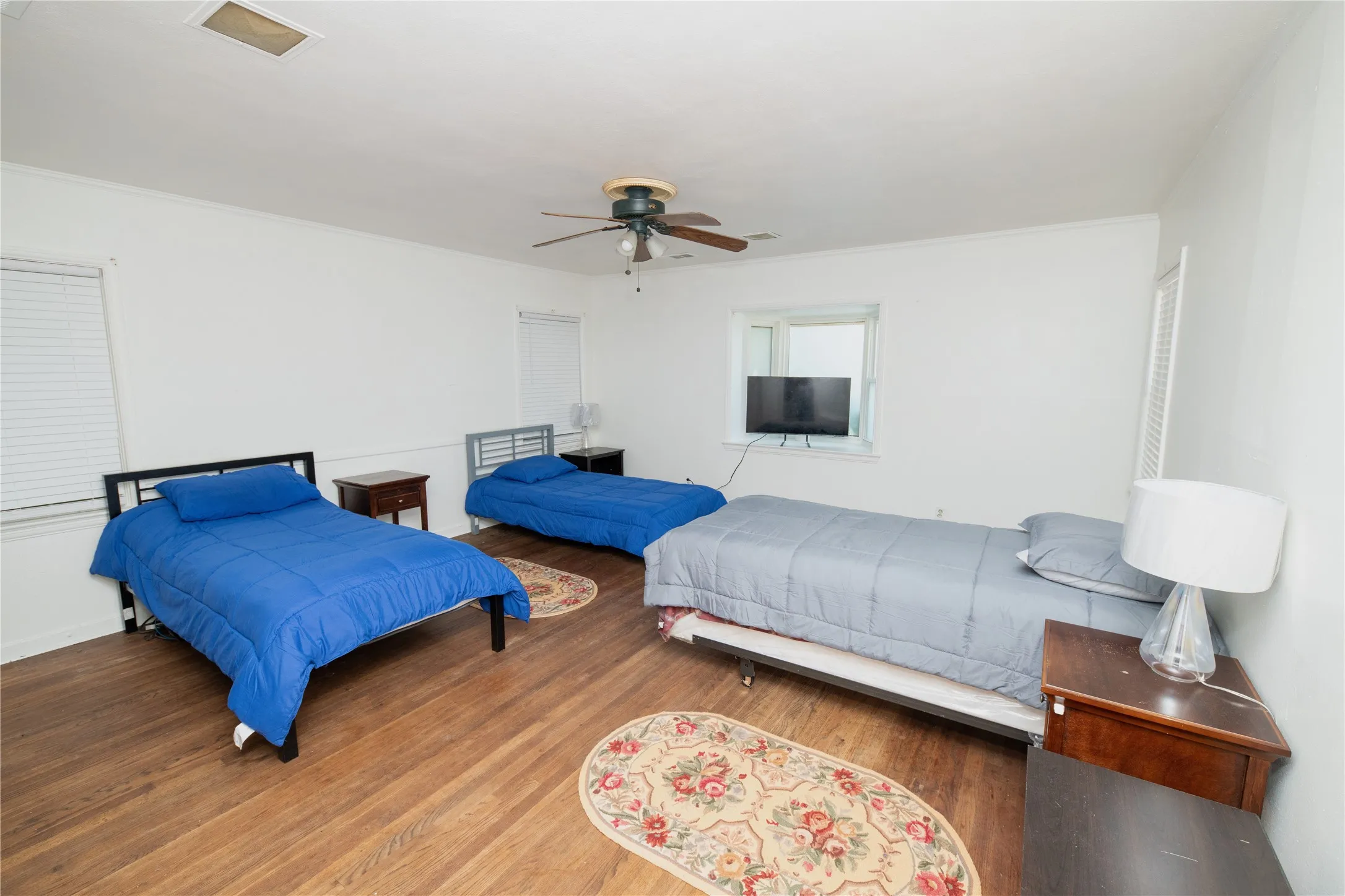 Single Family Residence For Rent in Dallas County , 6547 Starling Circle, Dallas, Texas 75209, 3 Bedroom, 2 Bathroom, 1 Garage spaces, 2,271 Sqft, built in 1947, mls#21391391, Real Estate Agent in Dallas, Homes For Rent in Dallas county, Homes For Rent in Dallas, Realtor in Dallas Texas, Real Estate Brokerage Independent Realty Texas, Luminita Cordes Realtor