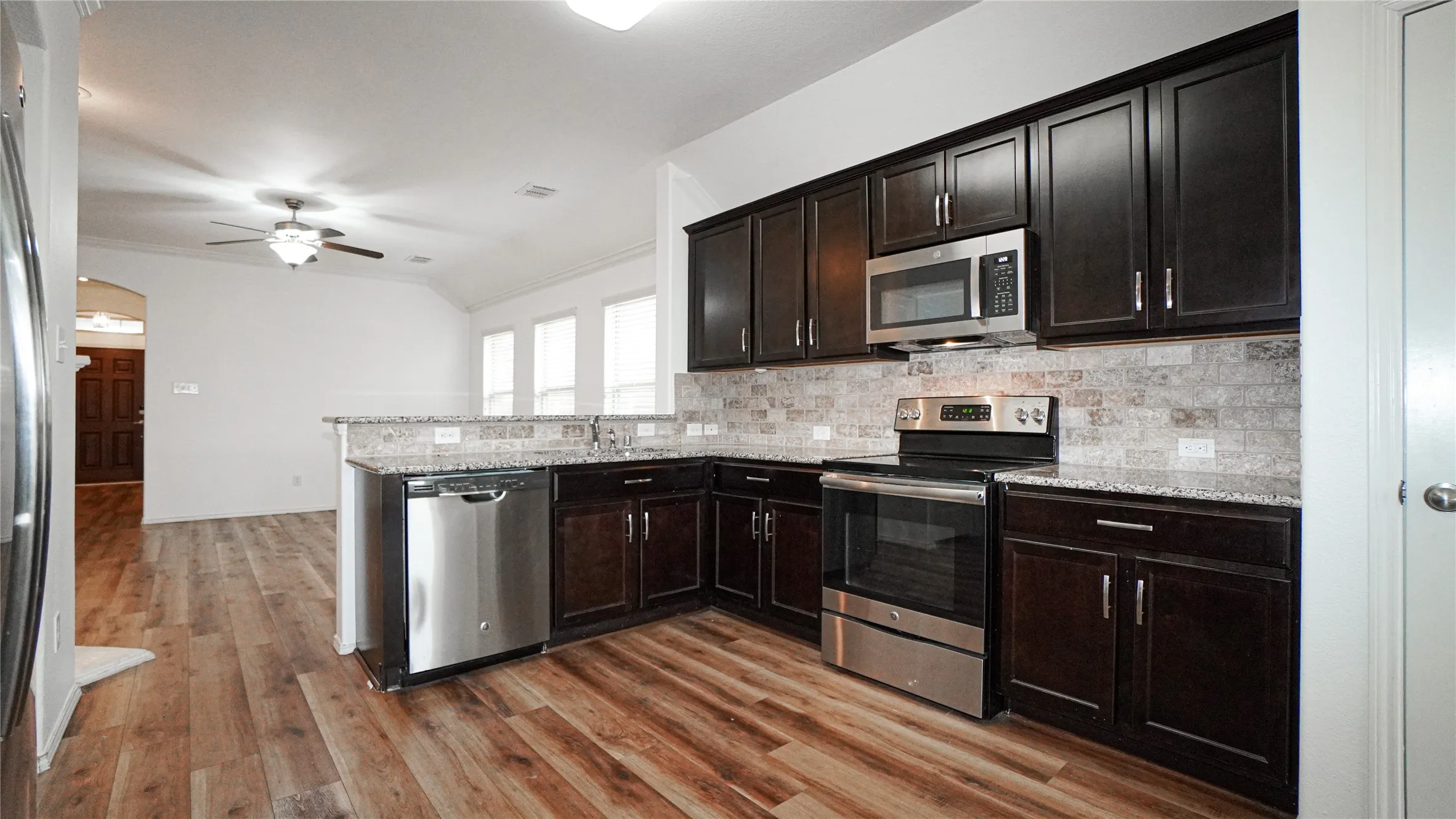 Single Family Residence For Rent in Kaufman County , 3017 Cassinia Parkway, Heartland, Texas 75126, 3 Bedroom, 2 Bathroom, 2 Garage spaces, 1,575 Sqft, built in 2016, mls#21392774, Real Estate Agent in Heartland, Homes For Rent in Kaufman county, Homes For Rent in Heartland, Realtor in Heartland Texas, Real Estate Brokerage Independent Realty Texas, Luminita Cordes Realtor