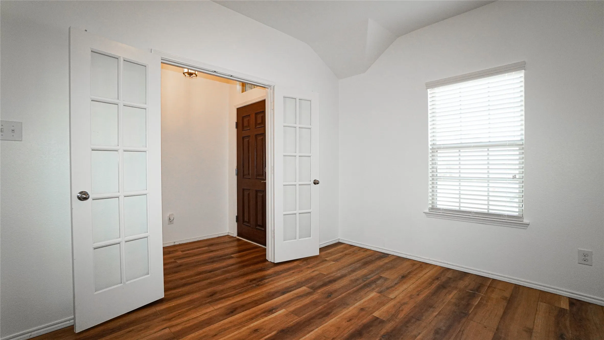 Single Family Residence For Rent in Kaufman County , 3017 Cassinia Parkway, Heartland, Texas 75126, 3 Bedroom, 2 Bathroom, 2 Garage spaces, 1,575 Sqft, built in 2016, mls#21392774, Real Estate Agent in Heartland, Homes For Rent in Kaufman county, Homes For Rent in Heartland, Realtor in Heartland Texas, Real Estate Brokerage Independent Realty Texas, Luminita Cordes Realtor