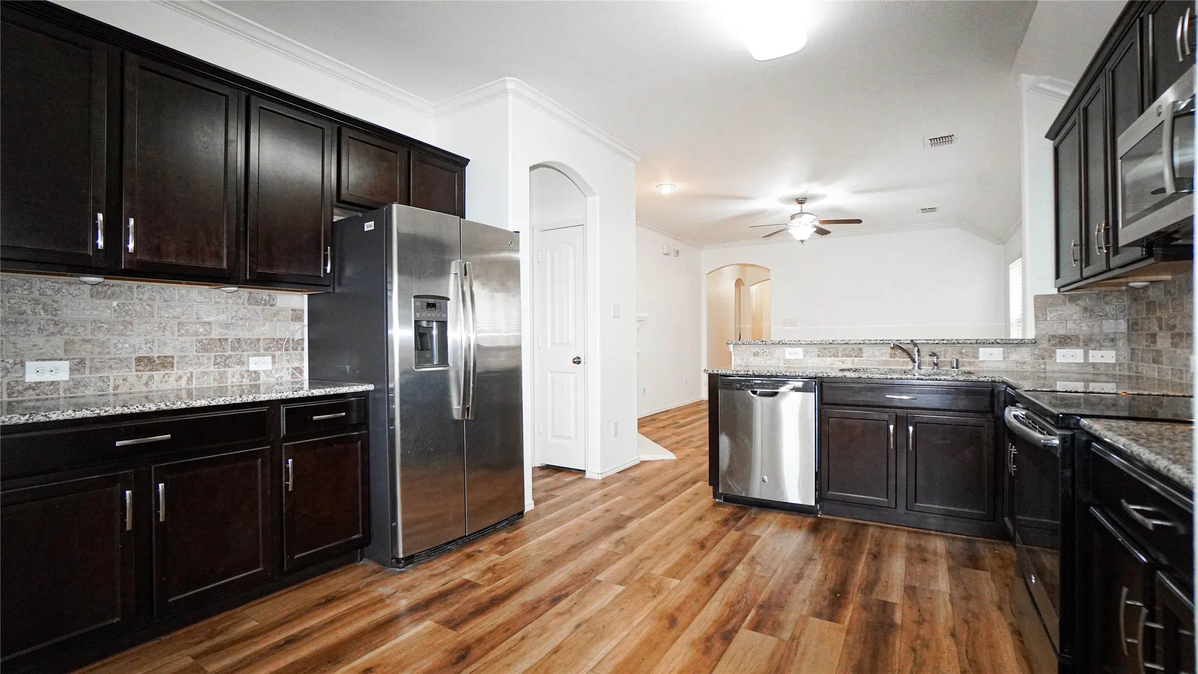 Single Family Residence For Rent in Kaufman County , 3017 Cassinia Parkway, Heartland, Texas 75126, 3 Bedroom, 2 Bathroom, 2 Garage spaces, 1,575 Sqft, built in 2016, mls#21392774, Real Estate Agent in Heartland, Homes For Rent in Kaufman county, Homes For Rent in Heartland, Realtor in Heartland Texas, Real Estate Brokerage Independent Realty Texas, Luminita Cordes Realtor