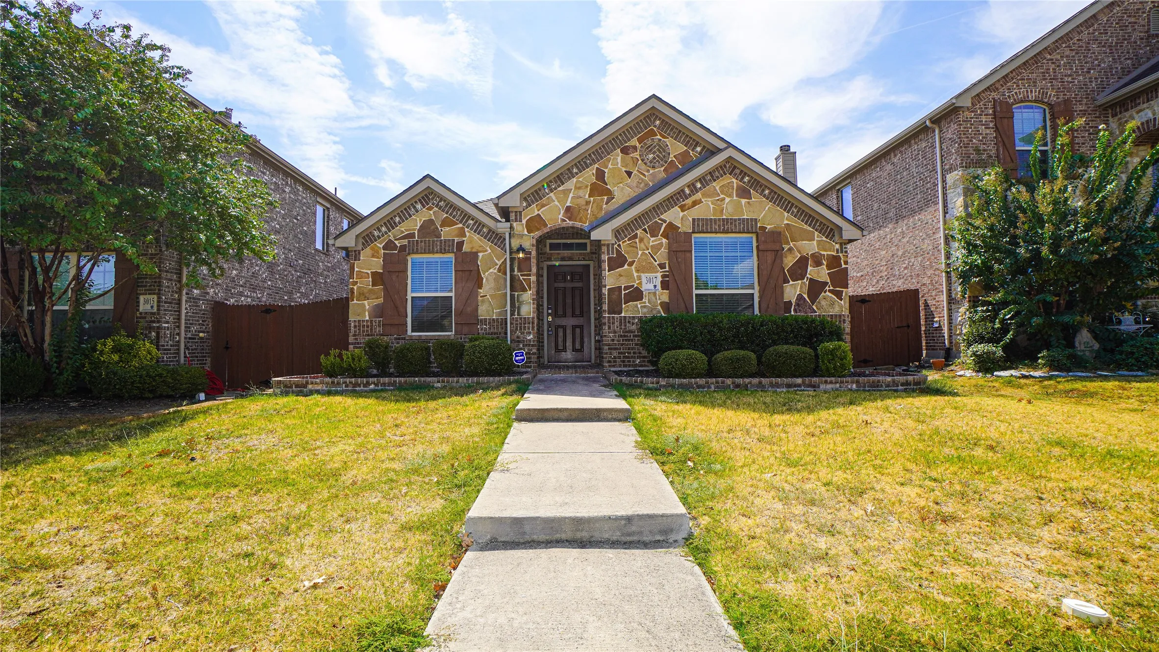 Single Family Residence For Rent