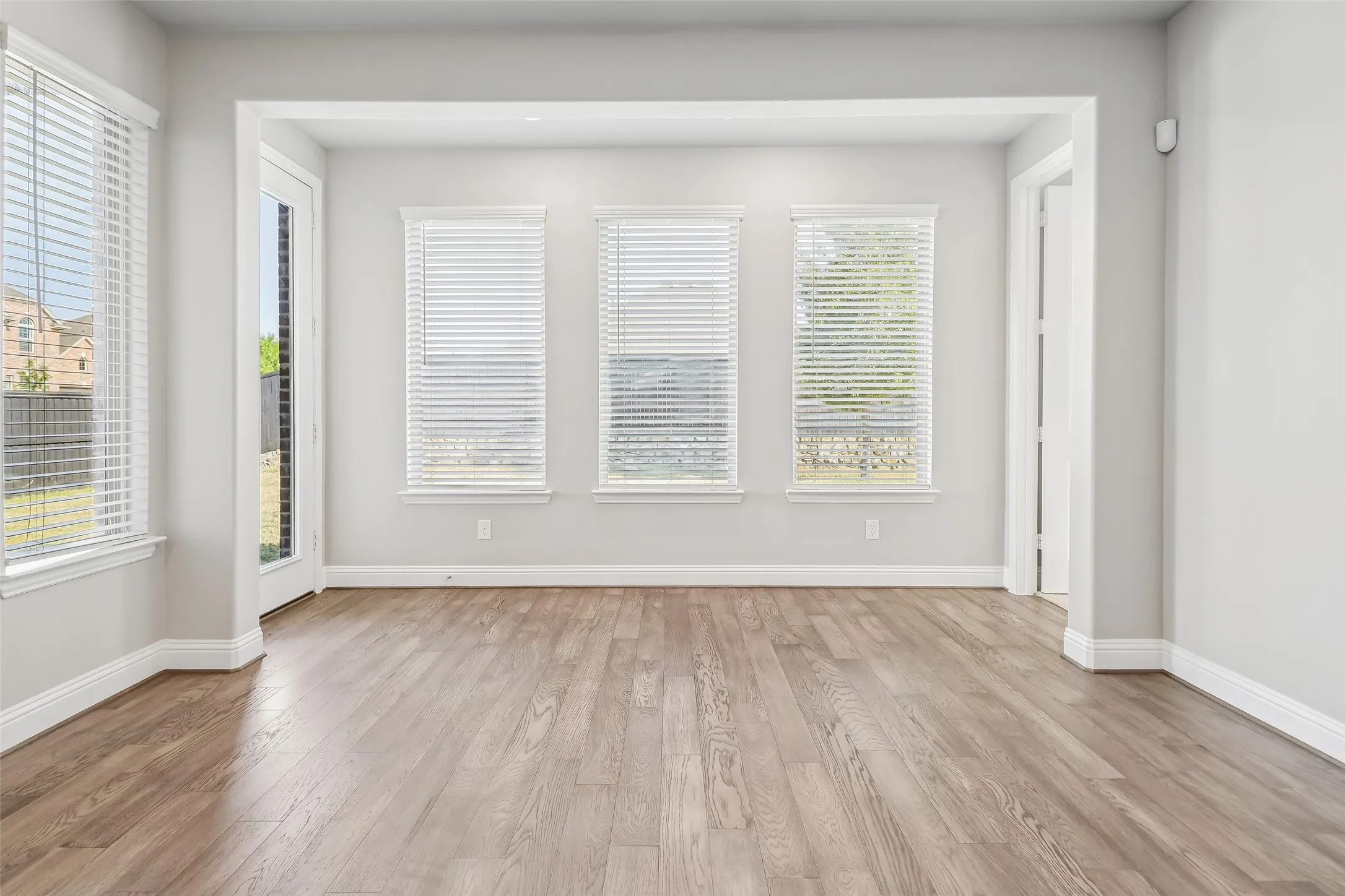Single Family Residence For Sale in Collin County , 1500 Snapdragon Court, Celina, Texas 75078, 5 Bedroom, 5 Bathroom, 3 Garage spaces, 3,917 Sqft, built in 2019, mls#21382432, Real Estate Agent in Celina, Homes For Sale in Collin county, Homes For Sale in Celina, Realtor in Celina Texas, Real Estate Brokerage Independent Realty Texas, Luminita Cordes Realtor