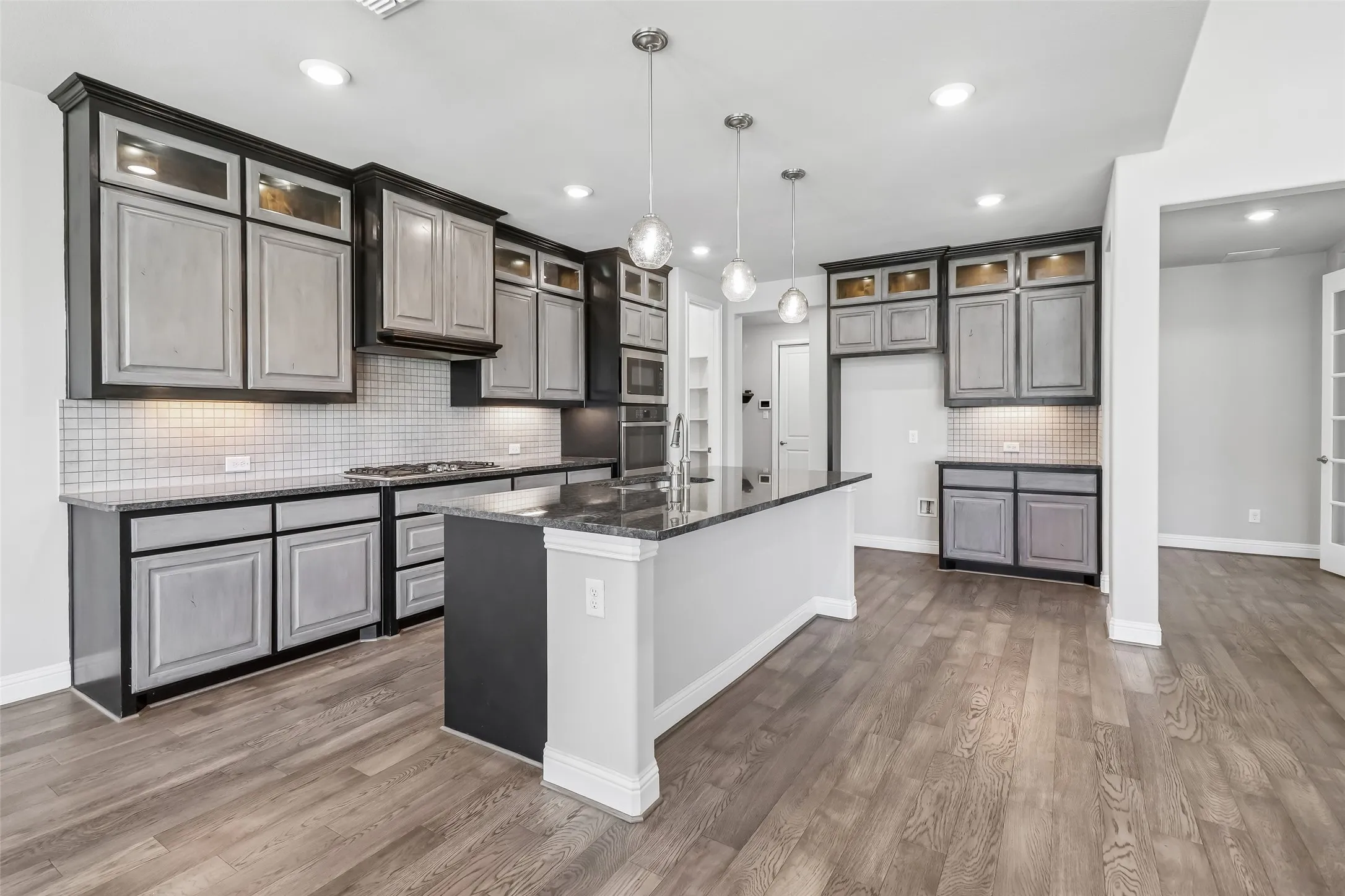 Single Family Residence For Sale in Collin County , 1500 Snapdragon Court, Celina, Texas 75078, 5 Bedroom, 5 Bathroom, 3 Garage spaces, 3,917 Sqft, built in 2019, mls#21382432, Real Estate Agent in Celina, Homes For Sale in Collin county, Homes For Sale in Celina, Realtor in Celina Texas, Real Estate Brokerage Independent Realty Texas, Luminita Cordes Realtor