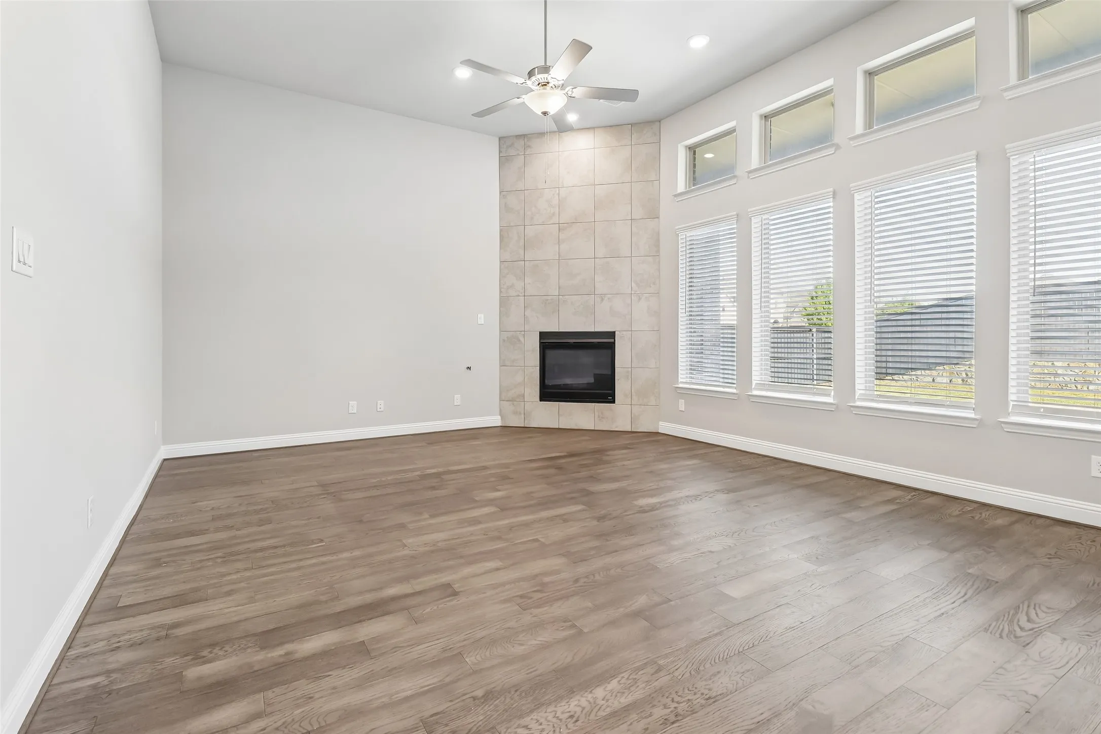Single Family Residence For Sale in Collin County , 1500 Snapdragon Court, Celina, Texas 75078, 5 Bedroom, 5 Bathroom, 3 Garage spaces, 3,917 Sqft, built in 2019, mls#21382432, Real Estate Agent in Celina, Homes For Sale in Collin county, Homes For Sale in Celina, Realtor in Celina Texas, Real Estate Brokerage Independent Realty Texas, Luminita Cordes Realtor