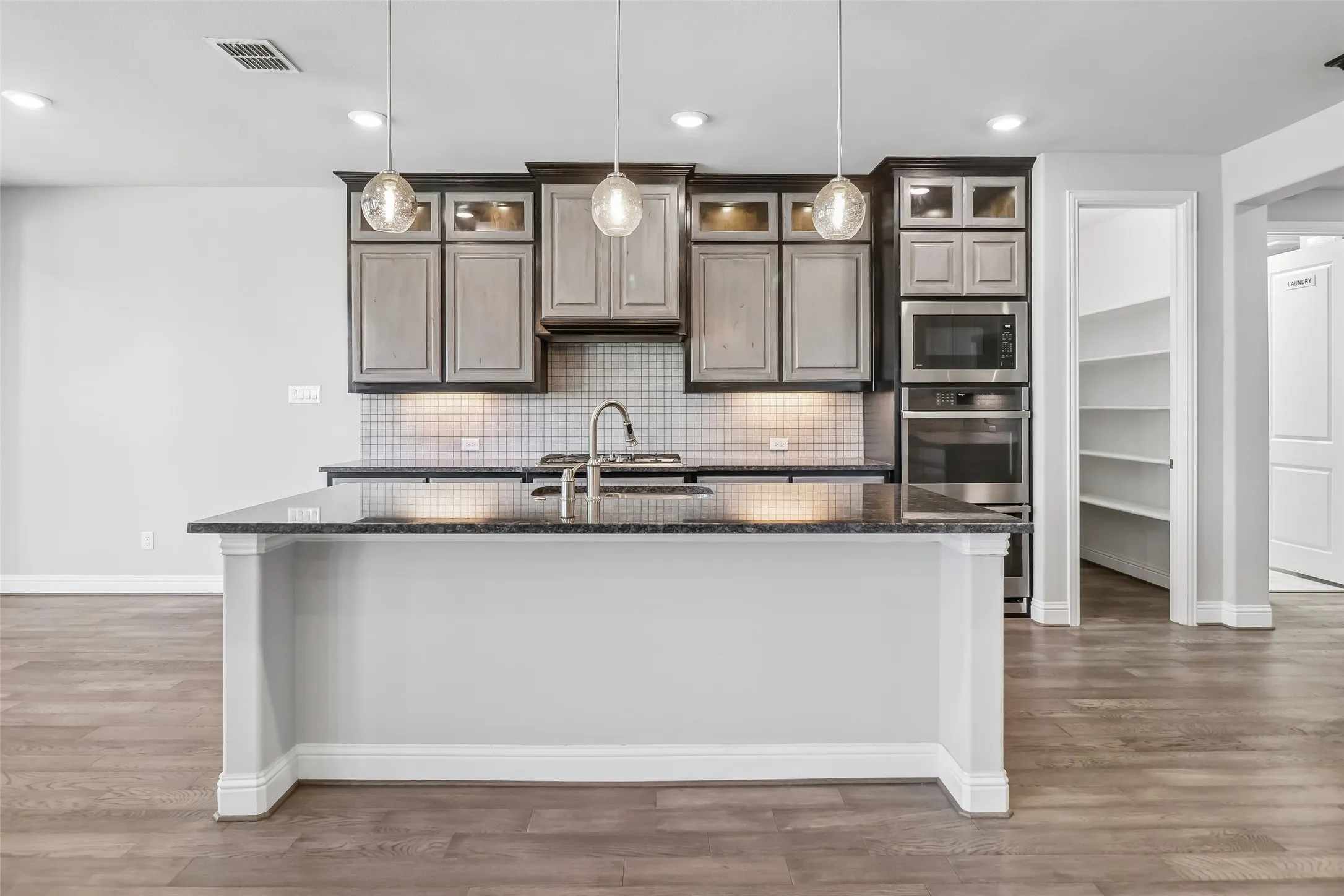 Single Family Residence For Sale in Collin County , 1500 Snapdragon Court, Celina, Texas 75078, 5 Bedroom, 5 Bathroom, 3 Garage spaces, 3,917 Sqft, built in 2019, mls#21382432, Real Estate Agent in Celina, Homes For Sale in Collin county, Homes For Sale in Celina, Realtor in Celina Texas, Real Estate Brokerage Independent Realty Texas, Luminita Cordes Realtor