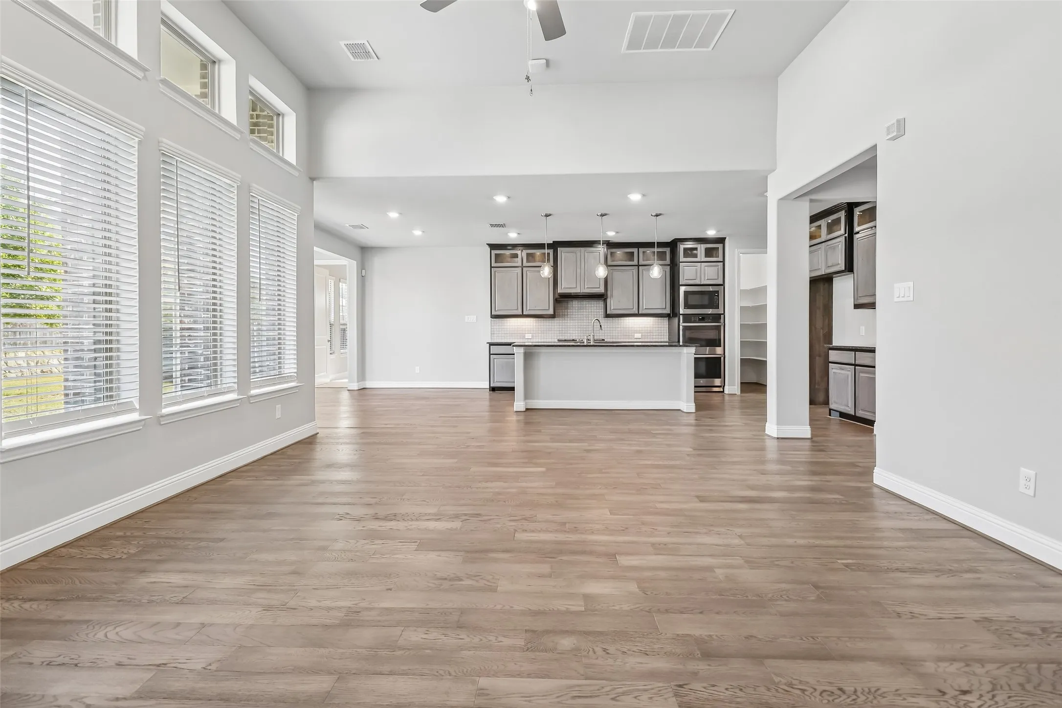 Single Family Residence For Sale in Collin County , 1500 Snapdragon Court, Celina, Texas 75078, 5 Bedroom, 5 Bathroom, 3 Garage spaces, 3,917 Sqft, built in 2019, mls#21382432, Real Estate Agent in Celina, Homes For Sale in Collin county, Homes For Sale in Celina, Realtor in Celina Texas, Real Estate Brokerage Independent Realty Texas, Luminita Cordes Realtor
