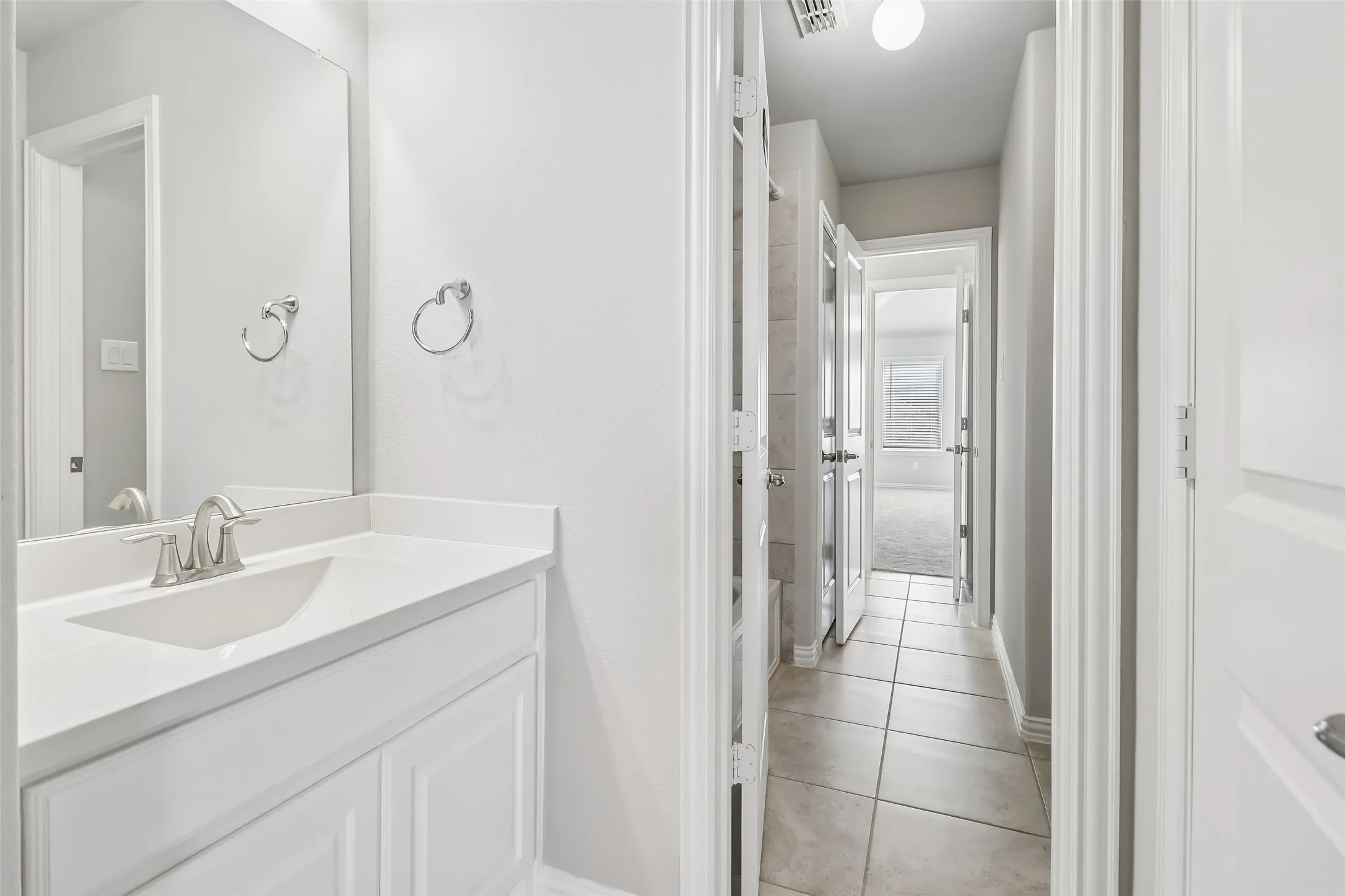 Single Family Residence For Sale in Collin County , 1500 Snapdragon Court, Celina, Texas 75078, 5 Bedroom, 5 Bathroom, 3 Garage spaces, 3,917 Sqft, built in 2019, mls#21382432, Real Estate Agent in Celina, Homes For Sale in Collin county, Homes For Sale in Celina, Realtor in Celina Texas, Real Estate Brokerage Independent Realty Texas, Luminita Cordes Realtor
