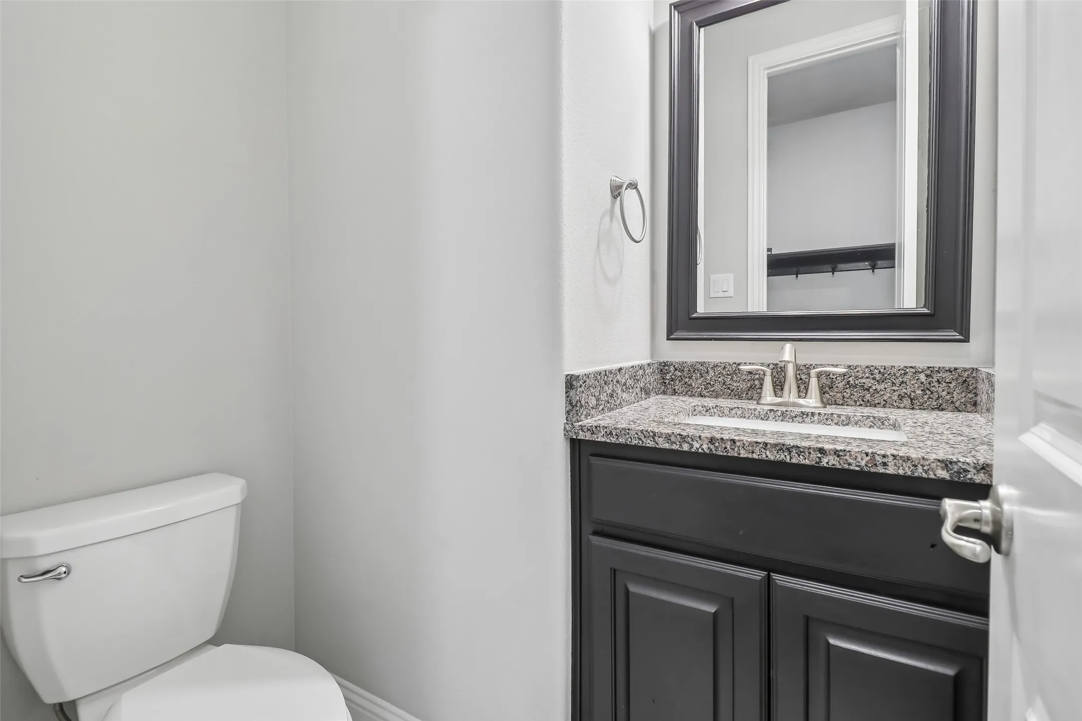 Single Family Residence For Sale in Collin County , 1500 Snapdragon Court, Celina, Texas 75078, 5 Bedroom, 5 Bathroom, 3 Garage spaces, 3,917 Sqft, built in 2019, mls#21382432, Real Estate Agent in Celina, Homes For Sale in Collin county, Homes For Sale in Celina, Realtor in Celina Texas, Real Estate Brokerage Independent Realty Texas, Luminita Cordes Realtor