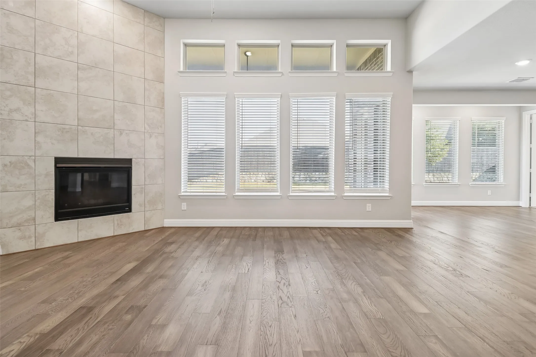 Single Family Residence For Sale in Collin County , 1500 Snapdragon Court, Celina, Texas 75078, 5 Bedroom, 5 Bathroom, 3 Garage spaces, 3,917 Sqft, built in 2019, mls#21382432, Real Estate Agent in Celina, Homes For Sale in Collin county, Homes For Sale in Celina, Realtor in Celina Texas, Real Estate Brokerage Independent Realty Texas, Luminita Cordes Realtor