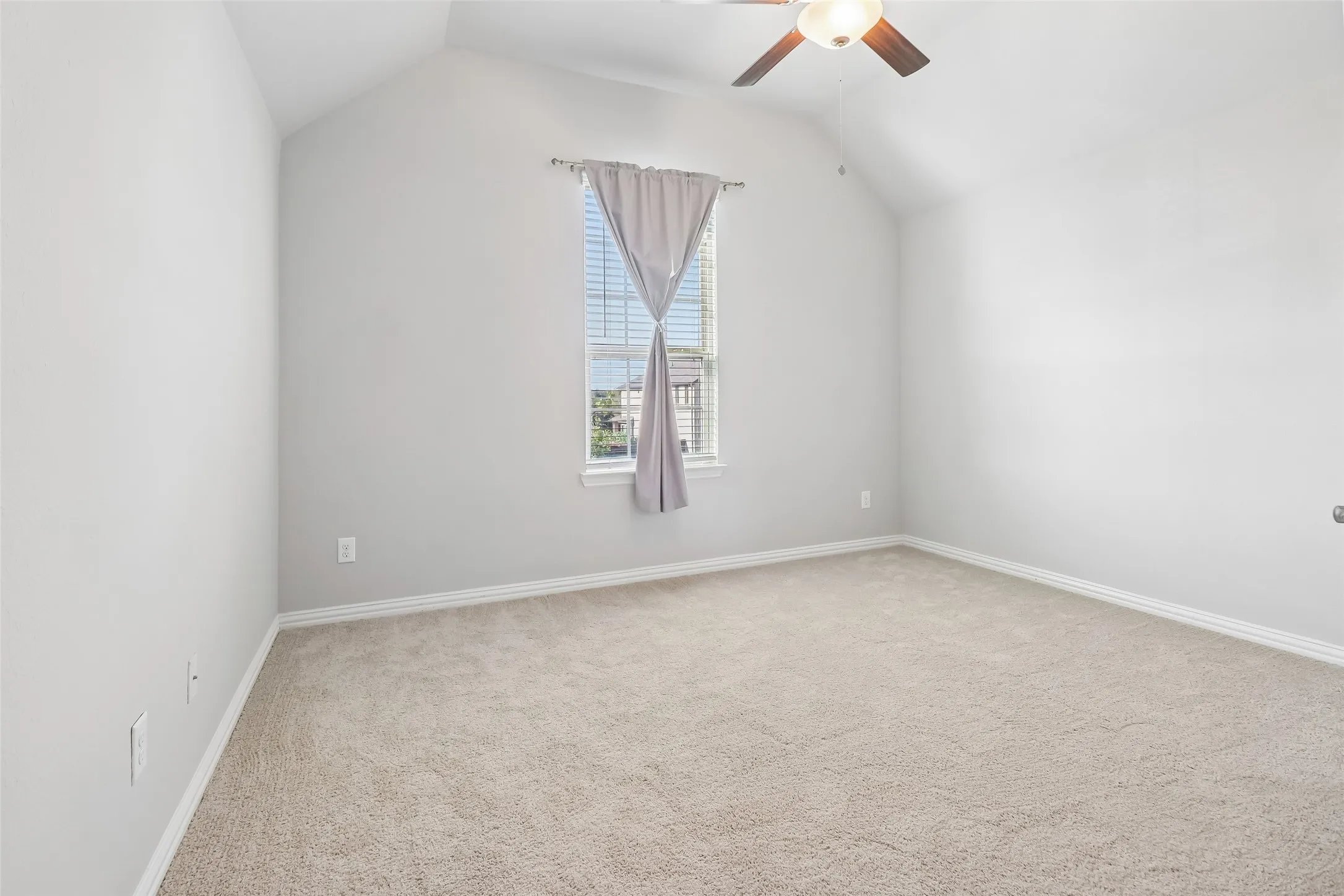Single Family Residence For Sale in Collin County , 1500 Snapdragon Court, Celina, Texas 75078, 5 Bedroom, 5 Bathroom, 3 Garage spaces, 3,917 Sqft, built in 2019, mls#21382432, Real Estate Agent in Celina, Homes For Sale in Collin county, Homes For Sale in Celina, Realtor in Celina Texas, Real Estate Brokerage Independent Realty Texas, Luminita Cordes Realtor