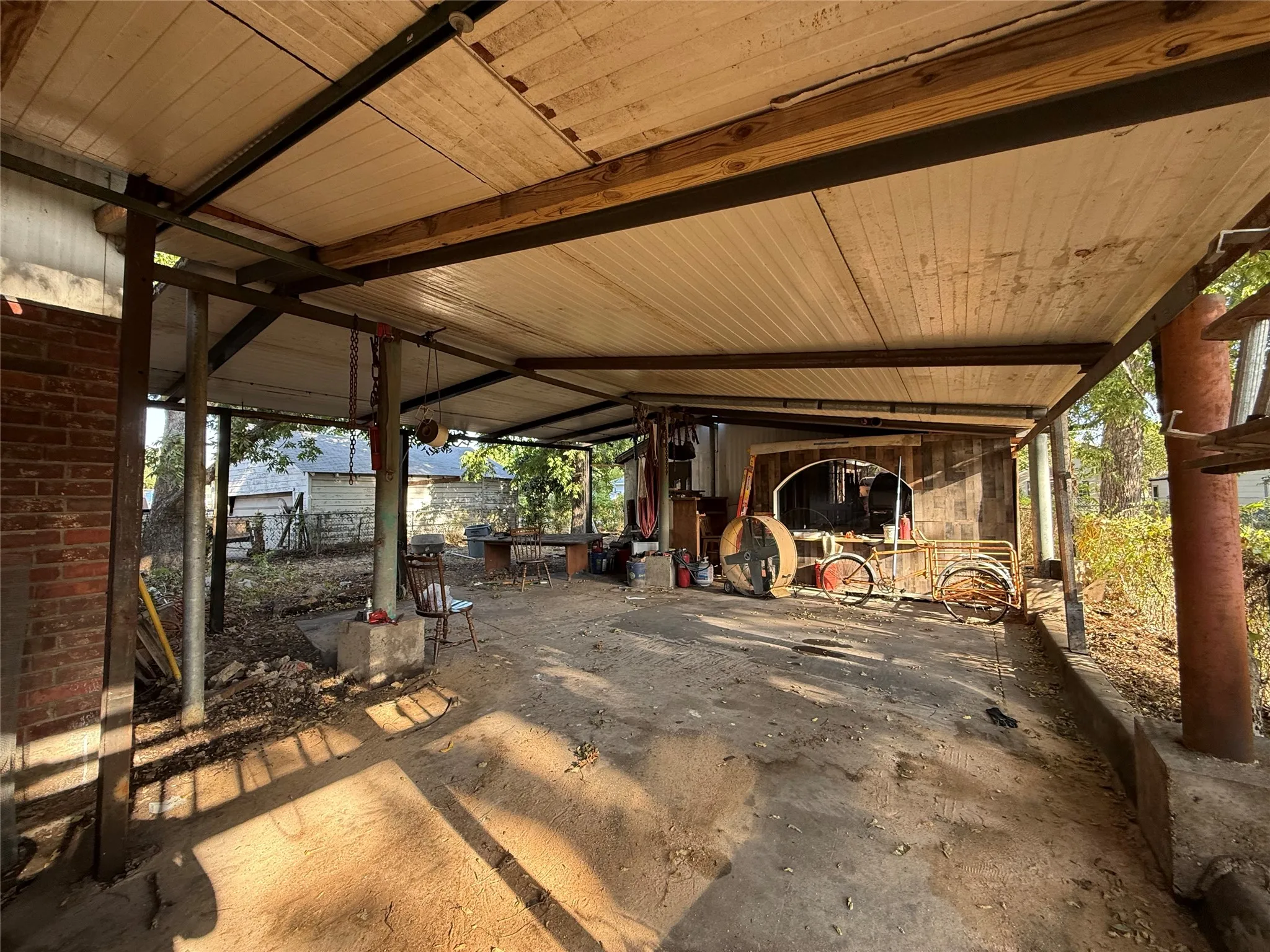 Single Family Residence For Sale in Dallas County , 235 W Suffolk Avenue, Dallas, Texas 75208, 3 Bedroom, 1 Bathroom, Garage spaces, 1,616 Sqft, built in 1930, mls#21394367, Real Estate Agent in Dallas, Homes For Sale in Dallas county, Homes For Sale in Dallas, Realtor in Dallas Texas, Real Estate Brokerage Independent Realty Texas, Luminita Cordes Realtor
