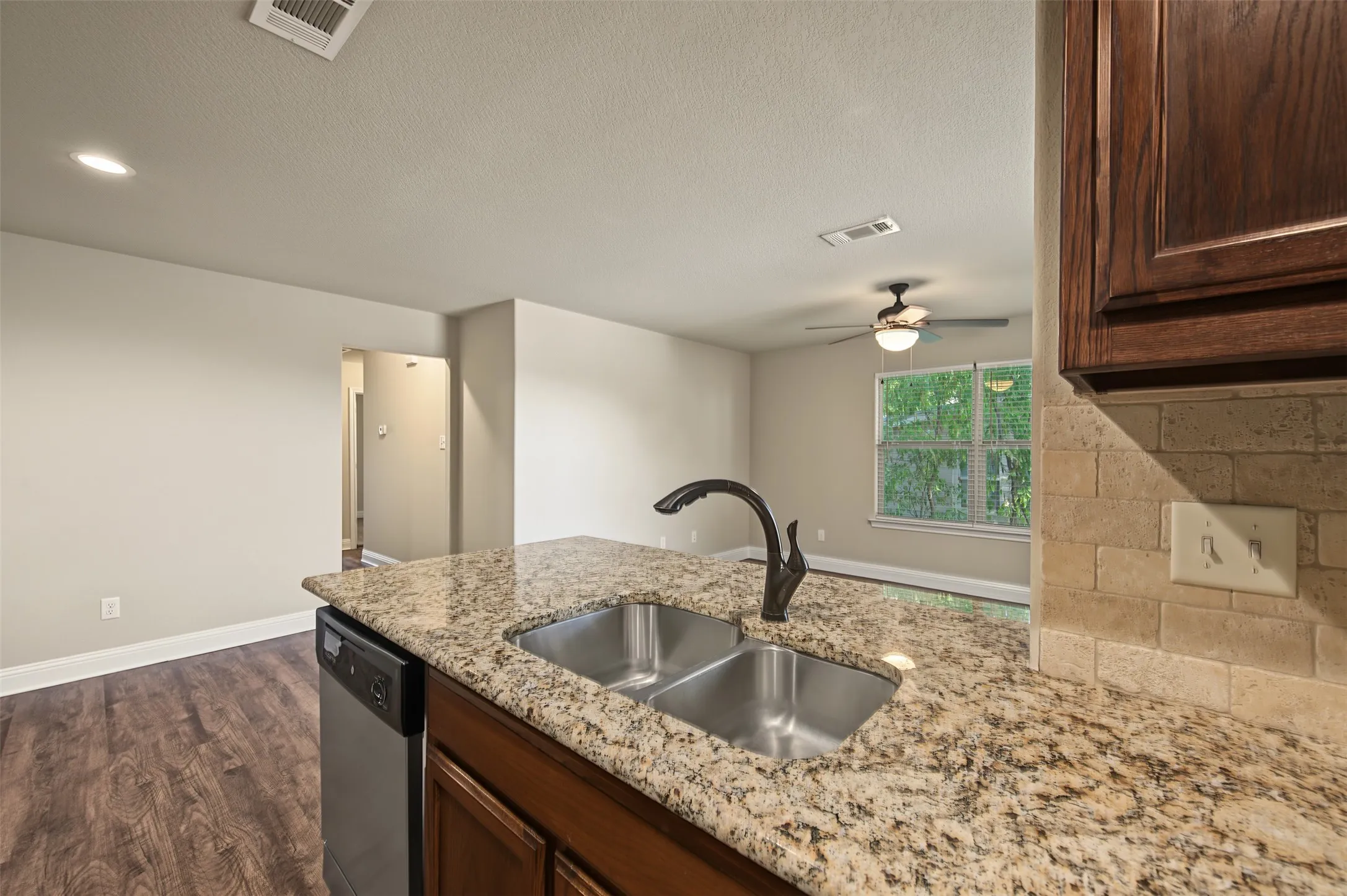 Duplex For Rent in Tarrant County , 3216 Cherry Lane, Fort Worth, Texas 76116, 3 Bedroom, 2 Bathroom, 1 Garage spaces, 2,188 Sqft, built in 2017, mls#21393988, Real Estate Agent in Fort Worth, Homes For Rent in Tarrant county, Homes For Rent in Fort Worth, Realtor in Fort Worth Texas, Real Estate Brokerage Independent Realty Texas, Luminita Cordes Realtor