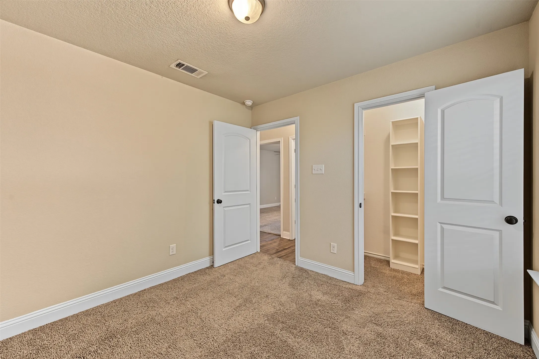 Duplex For Rent in Tarrant County , 3216 Cherry Lane, Fort Worth, Texas 76116, 3 Bedroom, 2 Bathroom, 1 Garage spaces, 2,188 Sqft, built in 2017, mls#21393988, Real Estate Agent in Fort Worth, Homes For Rent in Tarrant county, Homes For Rent in Fort Worth, Realtor in Fort Worth Texas, Real Estate Brokerage Independent Realty Texas, Luminita Cordes Realtor