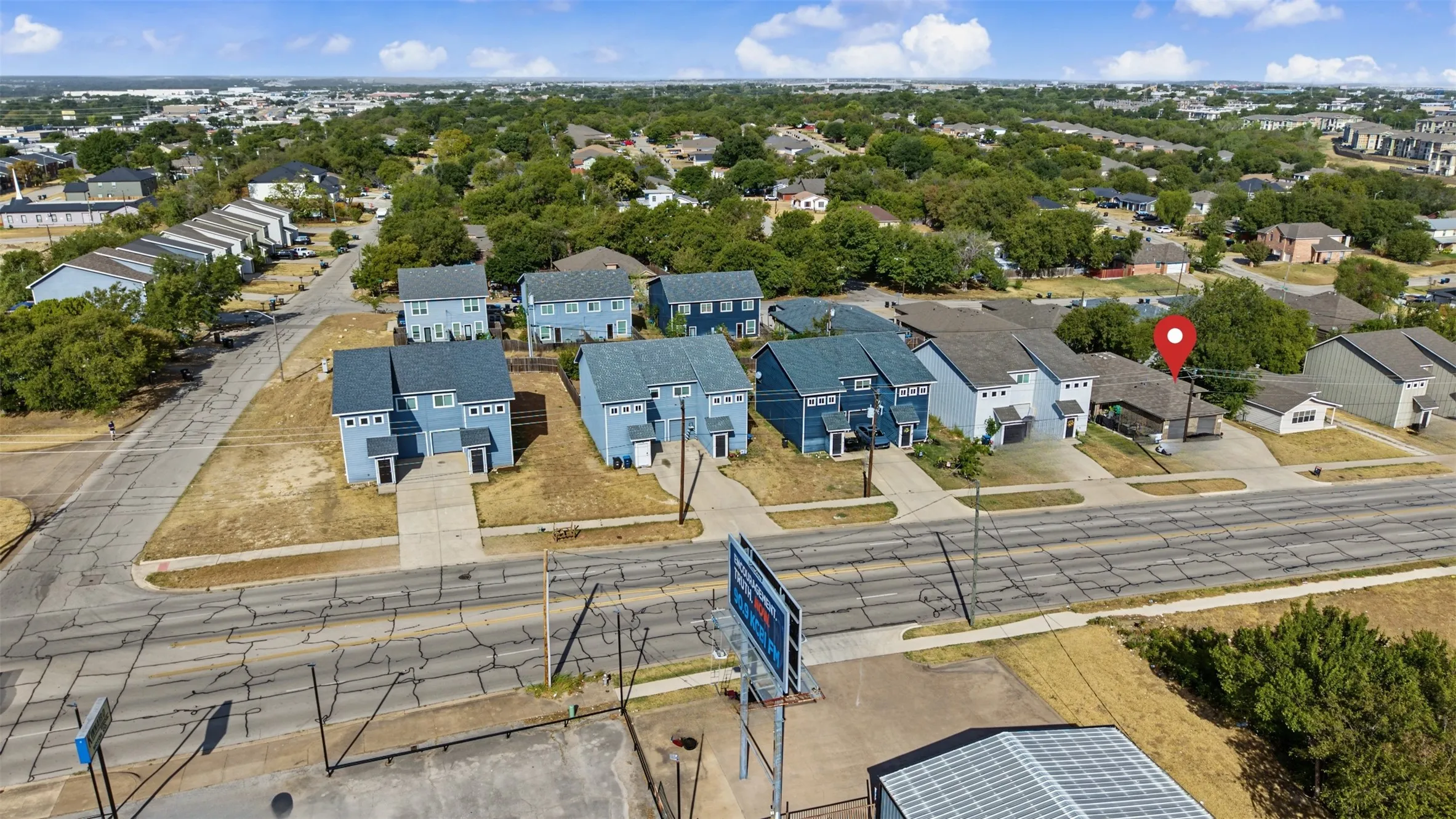 Duplex For Rent in Tarrant County , 3216 Cherry Lane, Fort Worth, Texas 76116, 3 Bedroom, 2 Bathroom, 1 Garage spaces, 2,188 Sqft, built in 2017, mls#21393988, Real Estate Agent in Fort Worth, Homes For Rent in Tarrant county, Homes For Rent in Fort Worth, Realtor in Fort Worth Texas, Real Estate Brokerage Independent Realty Texas, Luminita Cordes Realtor
