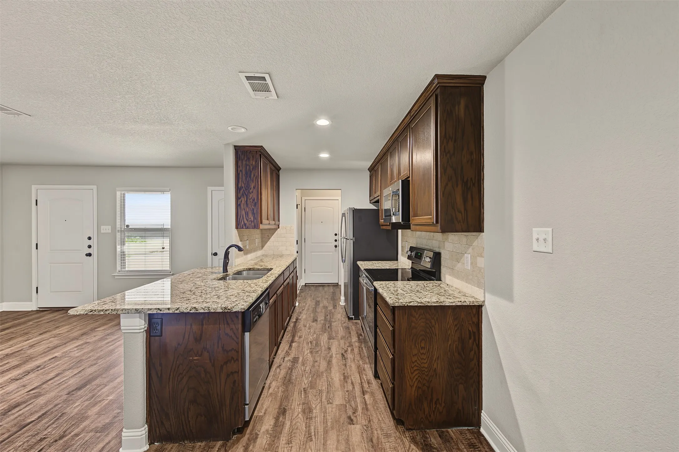 Duplex For Rent in Tarrant County , 3216 Cherry Lane, Fort Worth, Texas 76116, 3 Bedroom, 2 Bathroom, 1 Garage spaces, 2,188 Sqft, built in 2017, mls#21393988, Real Estate Agent in Fort Worth, Homes For Rent in Tarrant county, Homes For Rent in Fort Worth, Realtor in Fort Worth Texas, Real Estate Brokerage Independent Realty Texas, Luminita Cordes Realtor