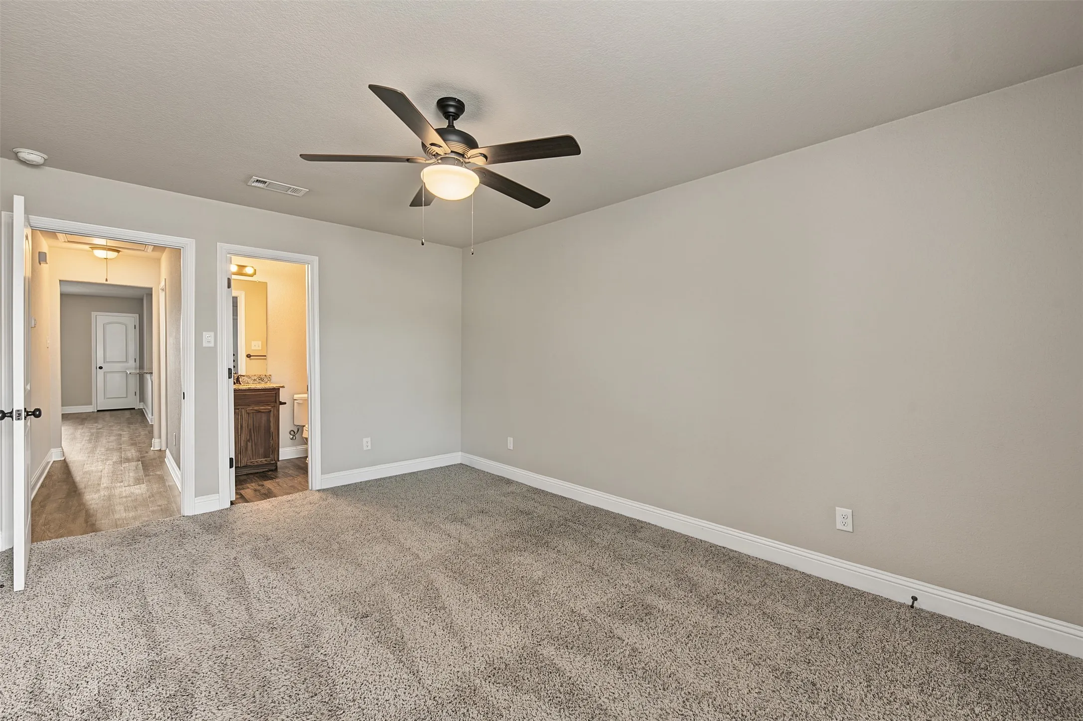 Duplex For Rent in Tarrant County , 3216 Cherry Lane, Fort Worth, Texas 76116, 3 Bedroom, 2 Bathroom, 1 Garage spaces, 2,188 Sqft, built in 2017, mls#21393988, Real Estate Agent in Fort Worth, Homes For Rent in Tarrant county, Homes For Rent in Fort Worth, Realtor in Fort Worth Texas, Real Estate Brokerage Independent Realty Texas, Luminita Cordes Realtor