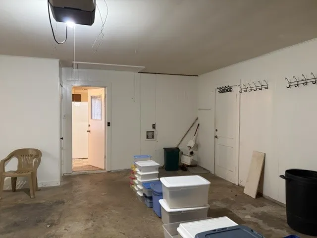 Single Family Residence For Sale in Wood County , 301 Hart Street, Quitman, Texas 75783, 3 Bedroom, 2 Bathroom, 2 Garage spaces, 1,847 Sqft, built in 1985, mls#21394387, Real Estate Agent in Quitman, Homes For Sale in Wood county, Homes For Sale in Quitman, Realtor in Quitman Texas, Real Estate Brokerage Independent Realty Texas, Luminita Cordes Realtor