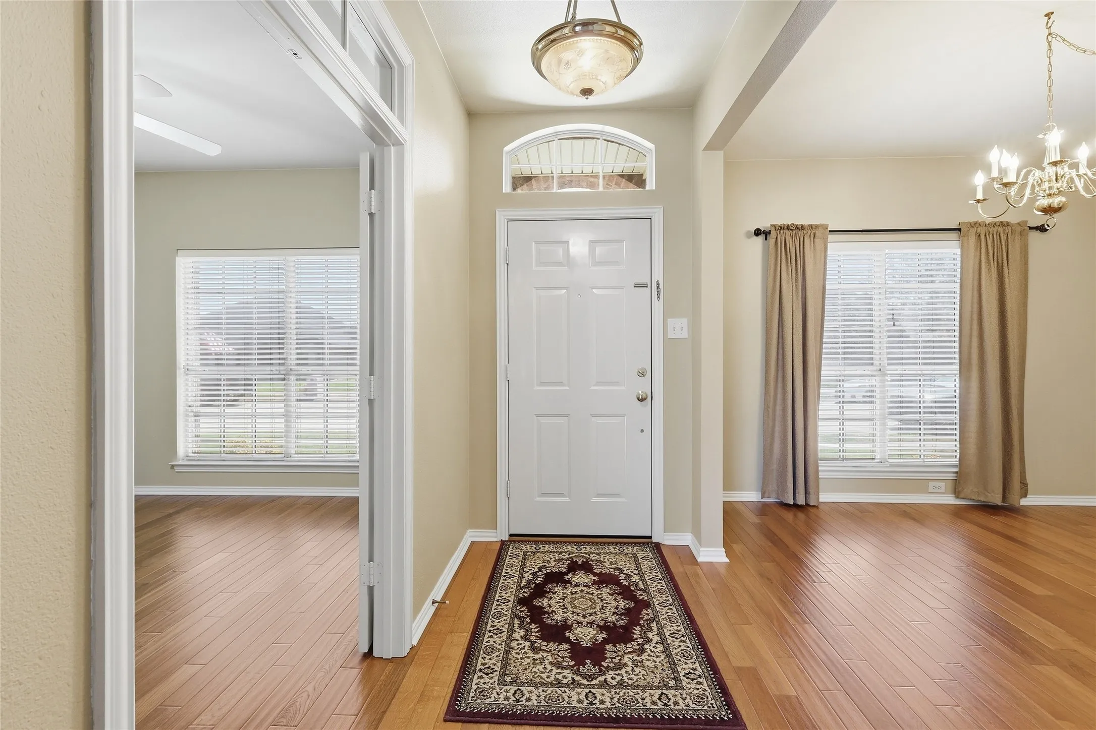 Single Family Residence For Sale in Denton County , 1021 Dartmouth Drive, Lewisville, Texas 75067, 5 Bedroom, 3 Bathroom, 2 Garage spaces, 3,358 Sqft, built in 1998, mls#21391078, Real Estate Agent in Lewisville, Homes For Sale in Denton county, Homes For Sale in Lewisville, Realtor in Lewisville Texas, Real Estate Brokerage Independent Realty Texas, Luminita Cordes Realtor