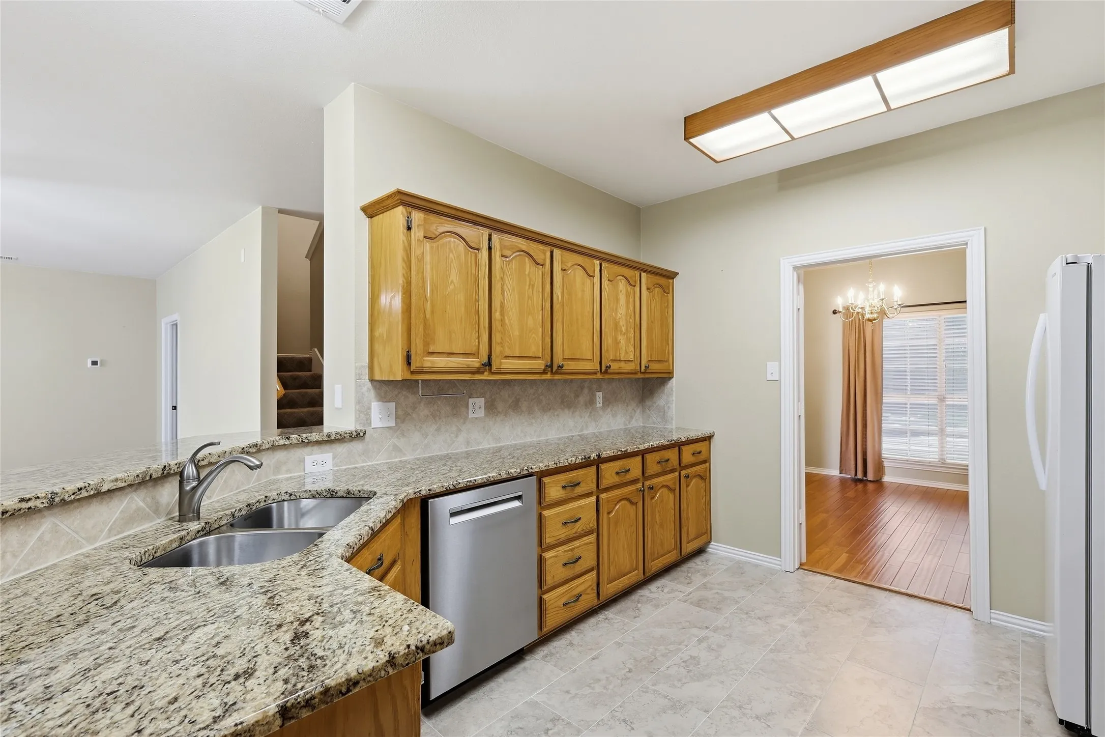 Single Family Residence For Sale in Denton County , 1021 Dartmouth Drive, Lewisville, Texas 75067, 5 Bedroom, 3 Bathroom, 2 Garage spaces, 3,358 Sqft, built in 1998, mls#21391078, Real Estate Agent in Lewisville, Homes For Sale in Denton county, Homes For Sale in Lewisville, Realtor in Lewisville Texas, Real Estate Brokerage Independent Realty Texas, Luminita Cordes Realtor